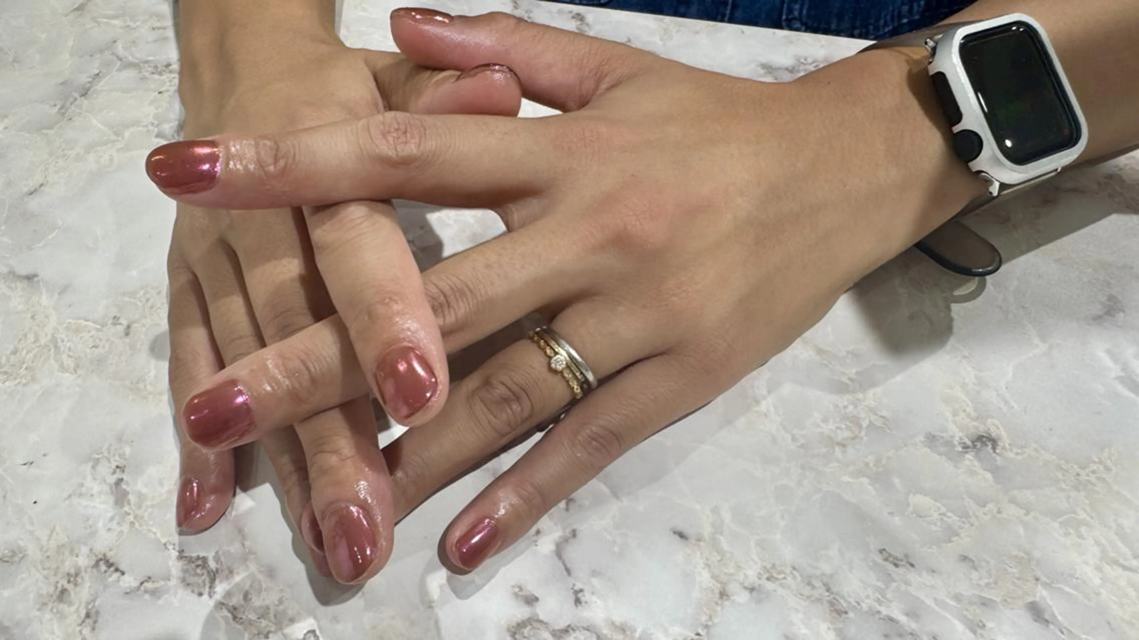 ネイル オーロラネイル ミラーネイル ハンドネイル Nail Salon Lindaのネイルデザイン