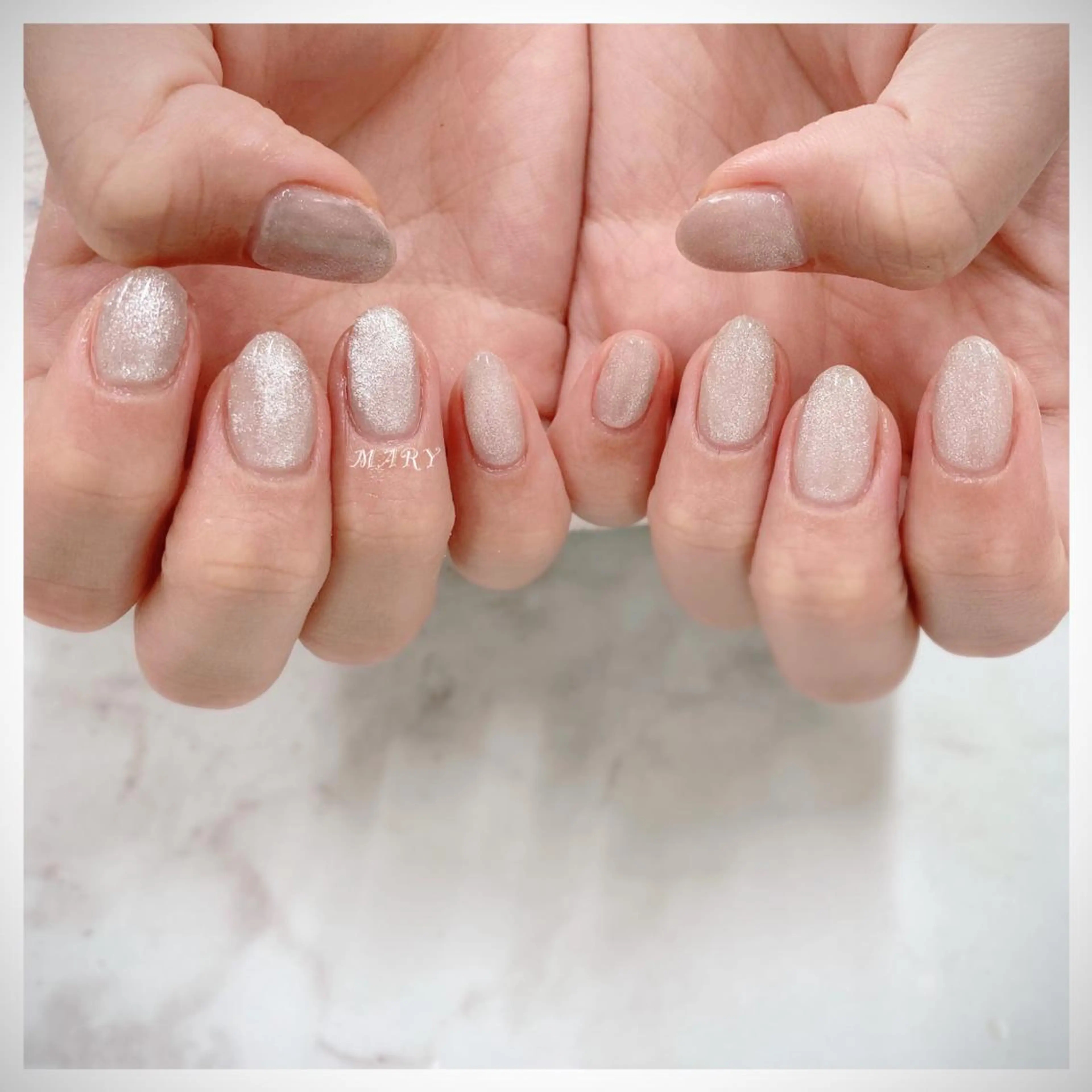 ネイル キラキラネイル マグネットネイル ニュアンスネイル ワンカラーネイル 冬ネイル ハンドネイル Mary nail .narumiのネイルデザイン