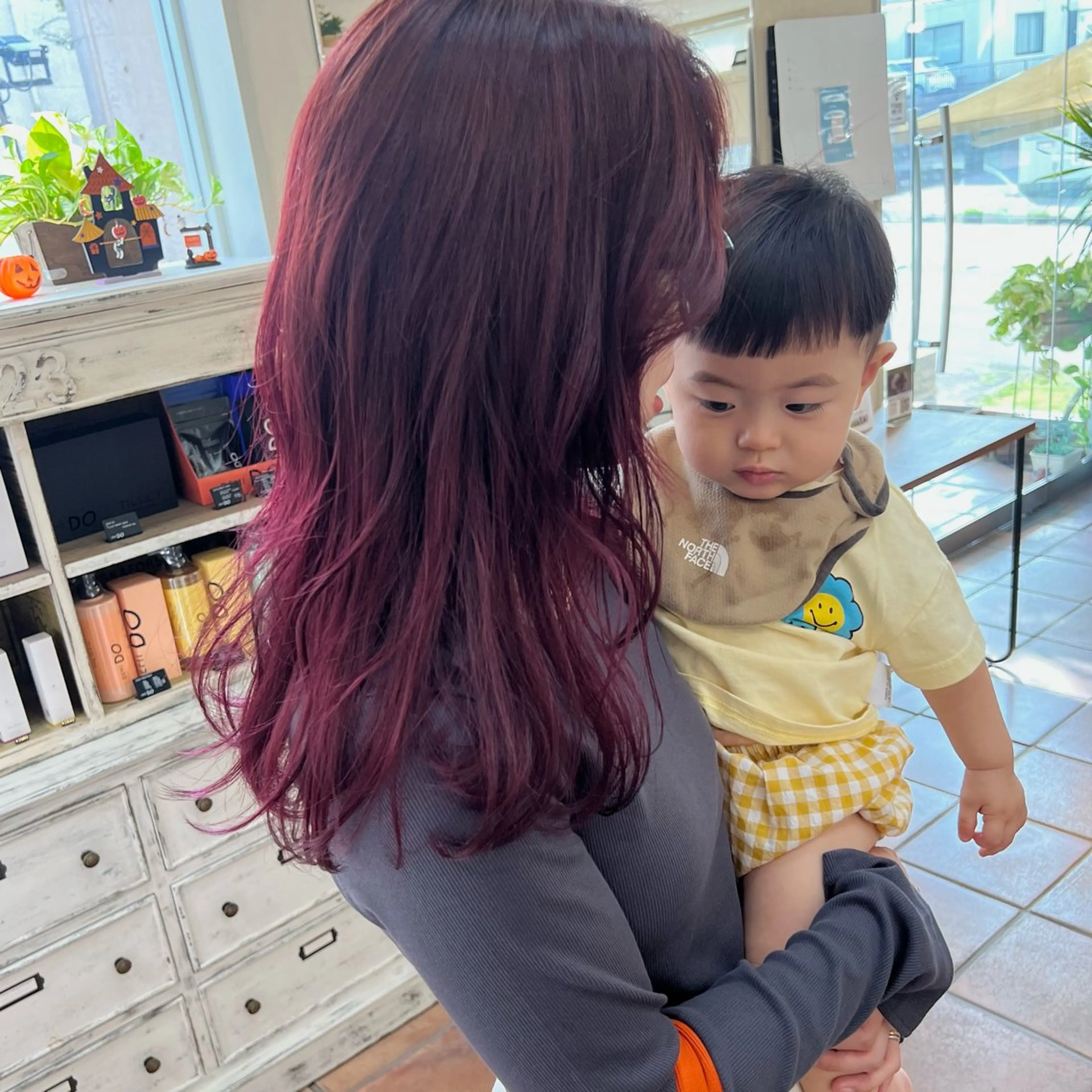 ミディアム カラー ボルドーカラー レッドカラー 大久保 佳那のヘアスタイル
