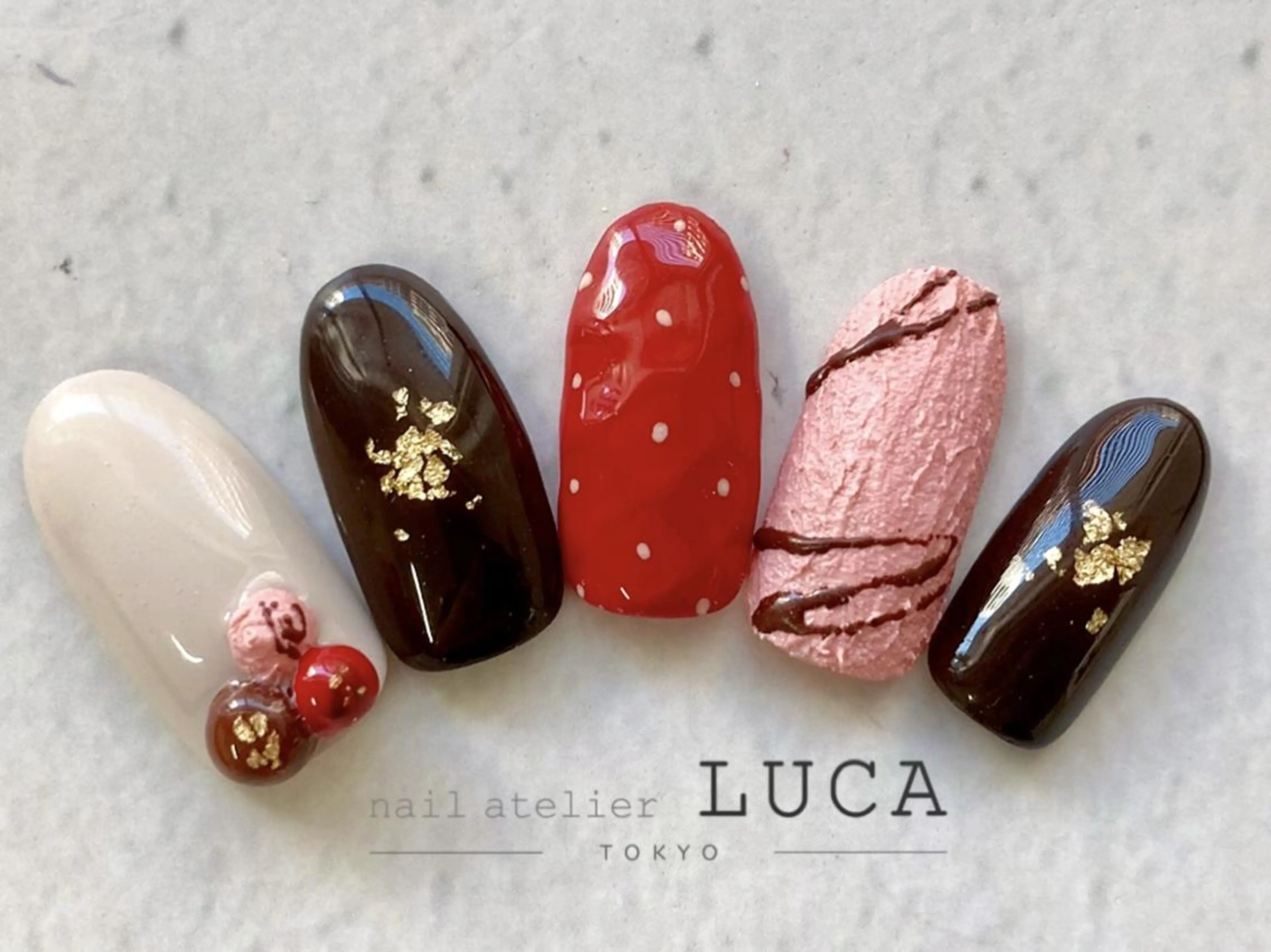 ネイル アートネイル オーロラネイル クリアネイル 長さ出し フットネイル ハンドネイル ネイルアトリエルカ スタッフのネイルデザイン