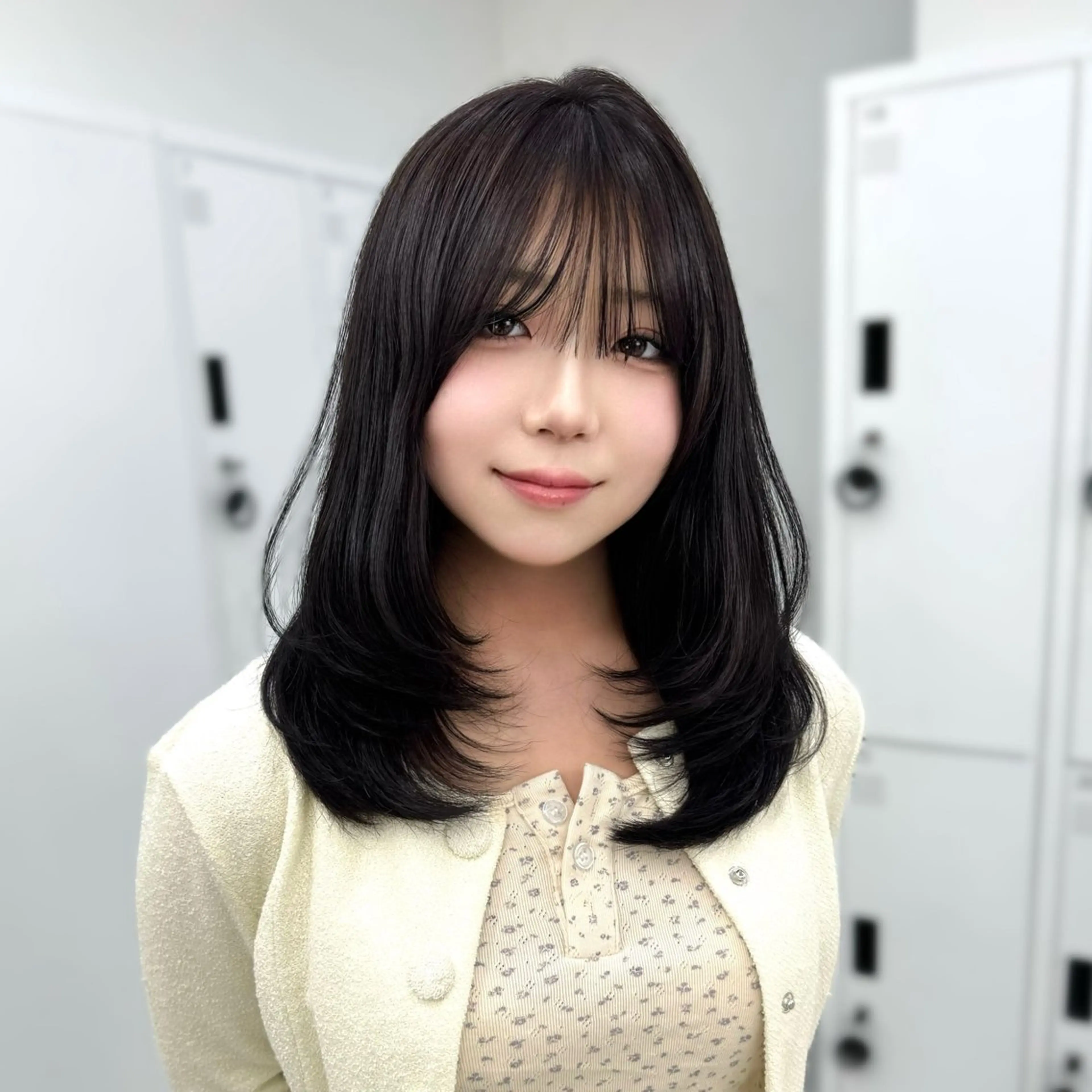 セミロング レイヤーカット 似合わせカットが 得意な美容師のヘアスタイル