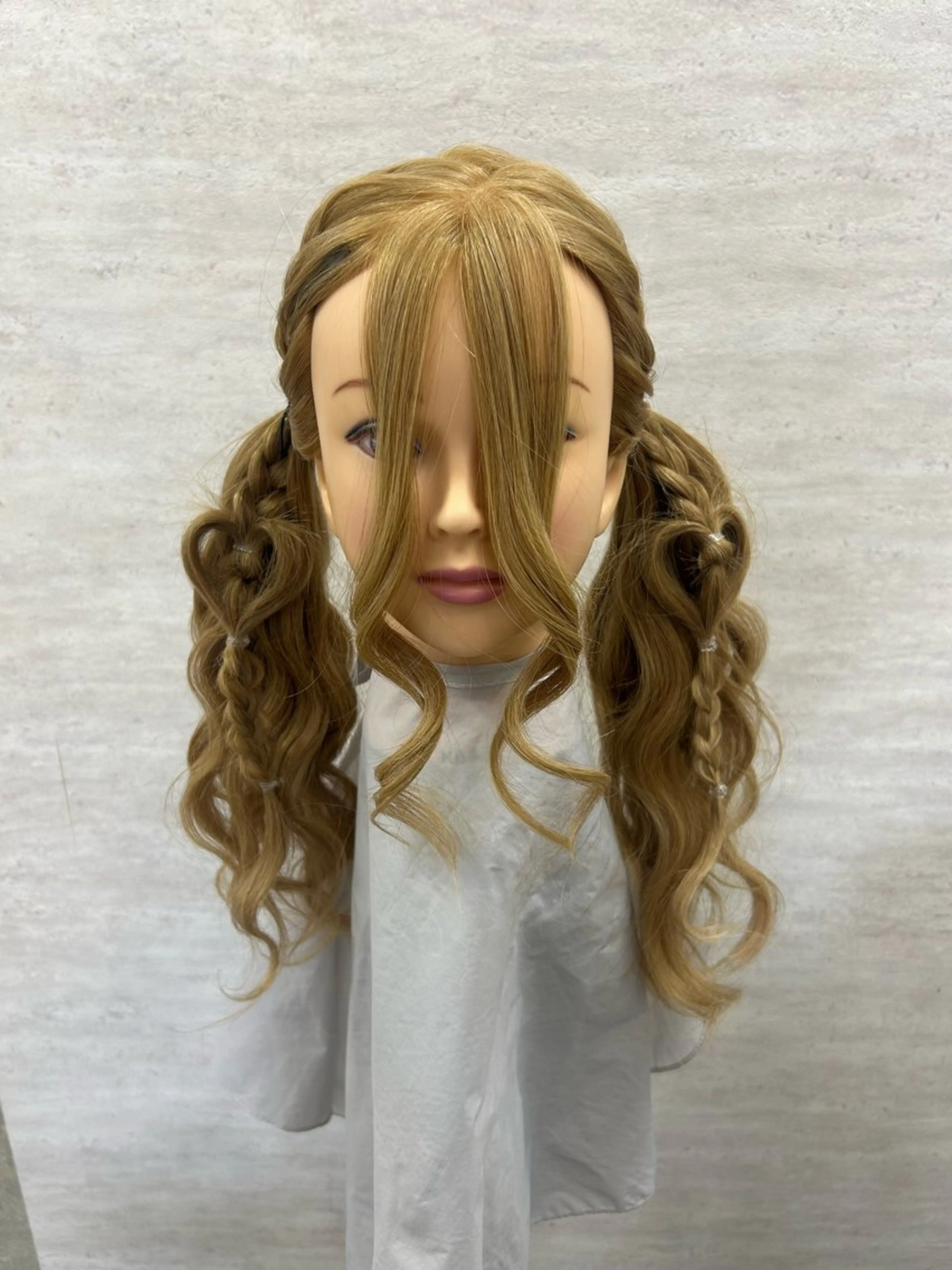 ヘアアレンジ ツインテール 武田 比奈のヘアスタイル