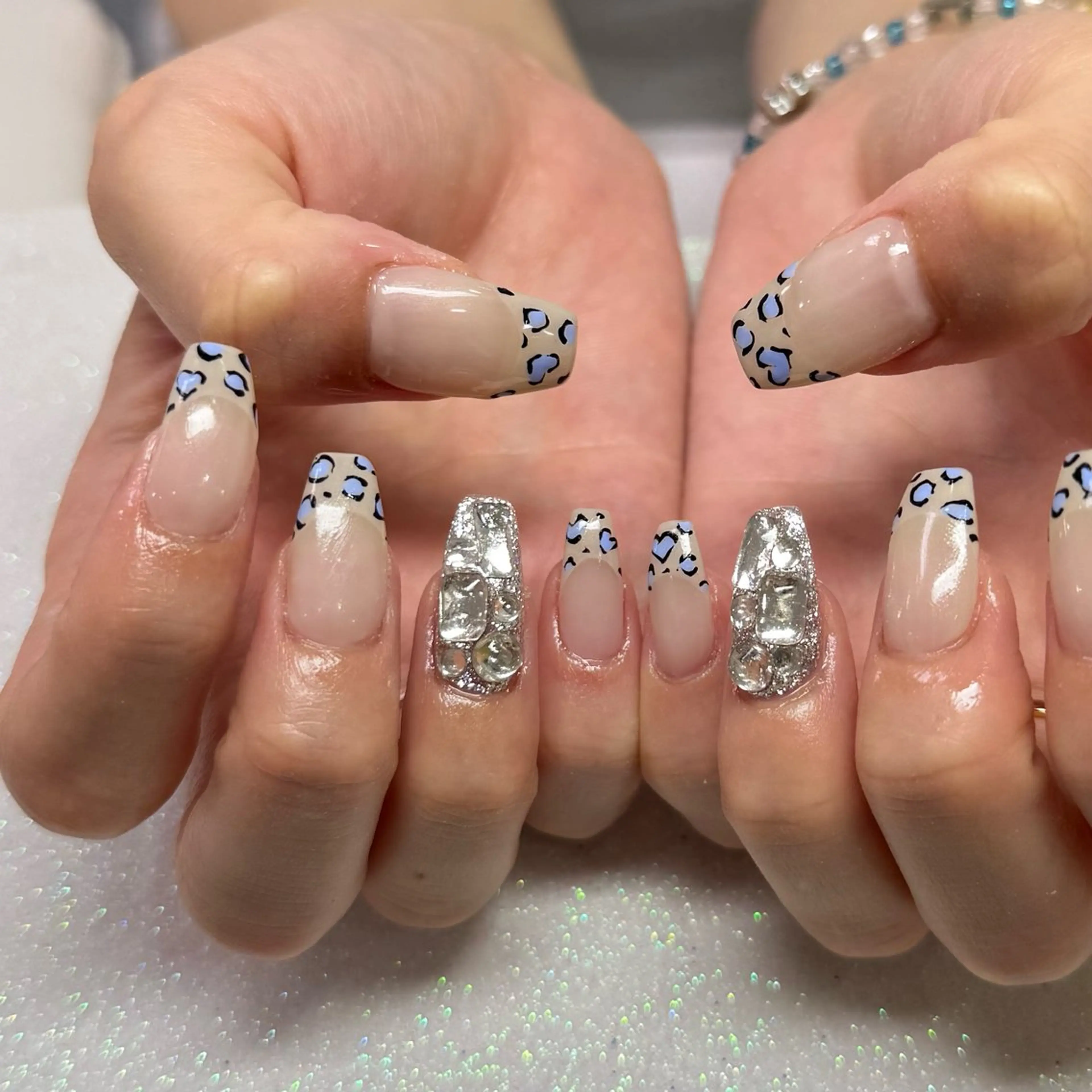 ネイル ハンドネイル VIERU 🌈🎀💖のネイルデザイン