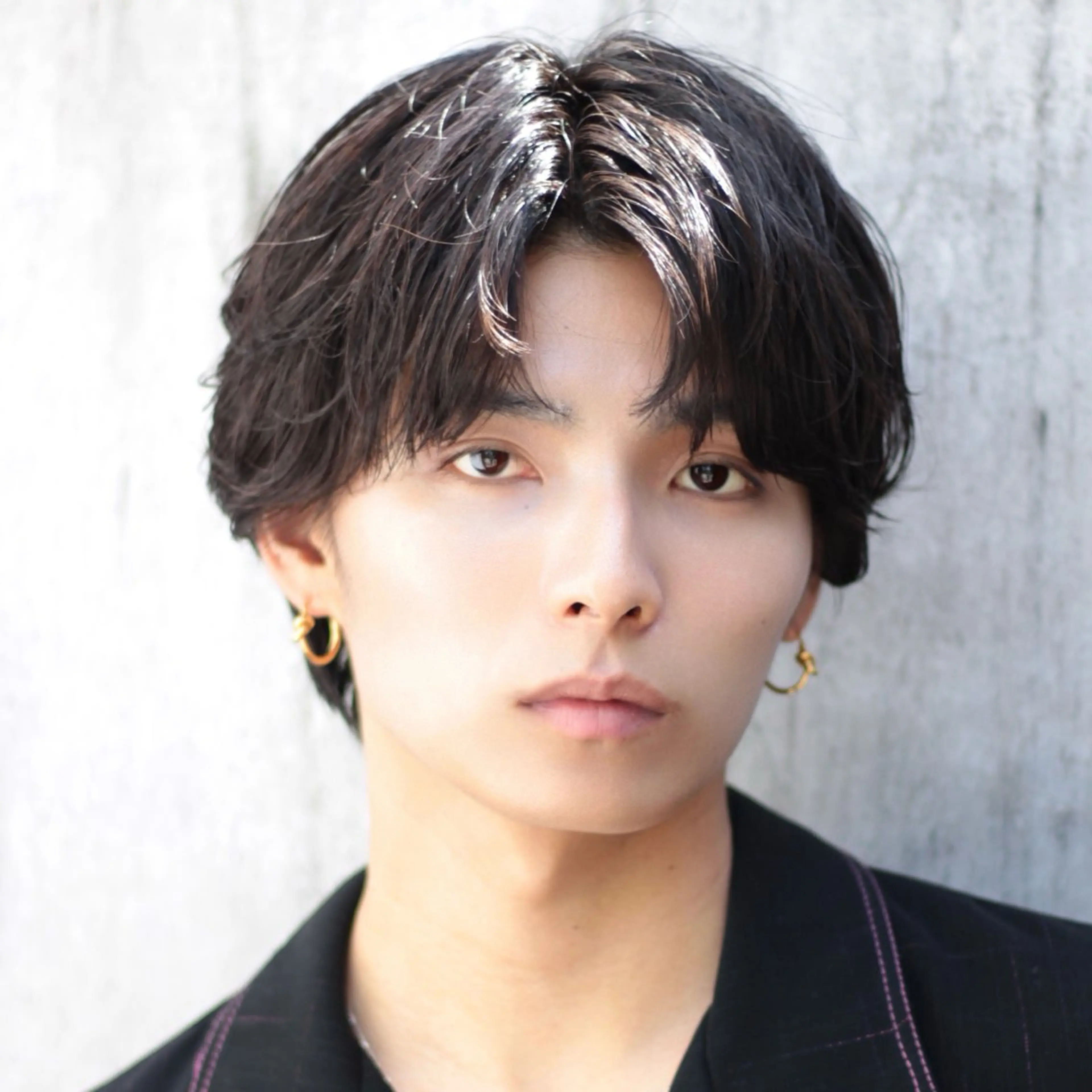 ミディアム パーマ ヘアアレンジ メンズ ミディアムパーマ センターパート フェザーパーマ メンズパーマ ニュアンスパーマ カット パーマ 🔥ニュアンス フェザー小林海斗🔥のヘアスタイル