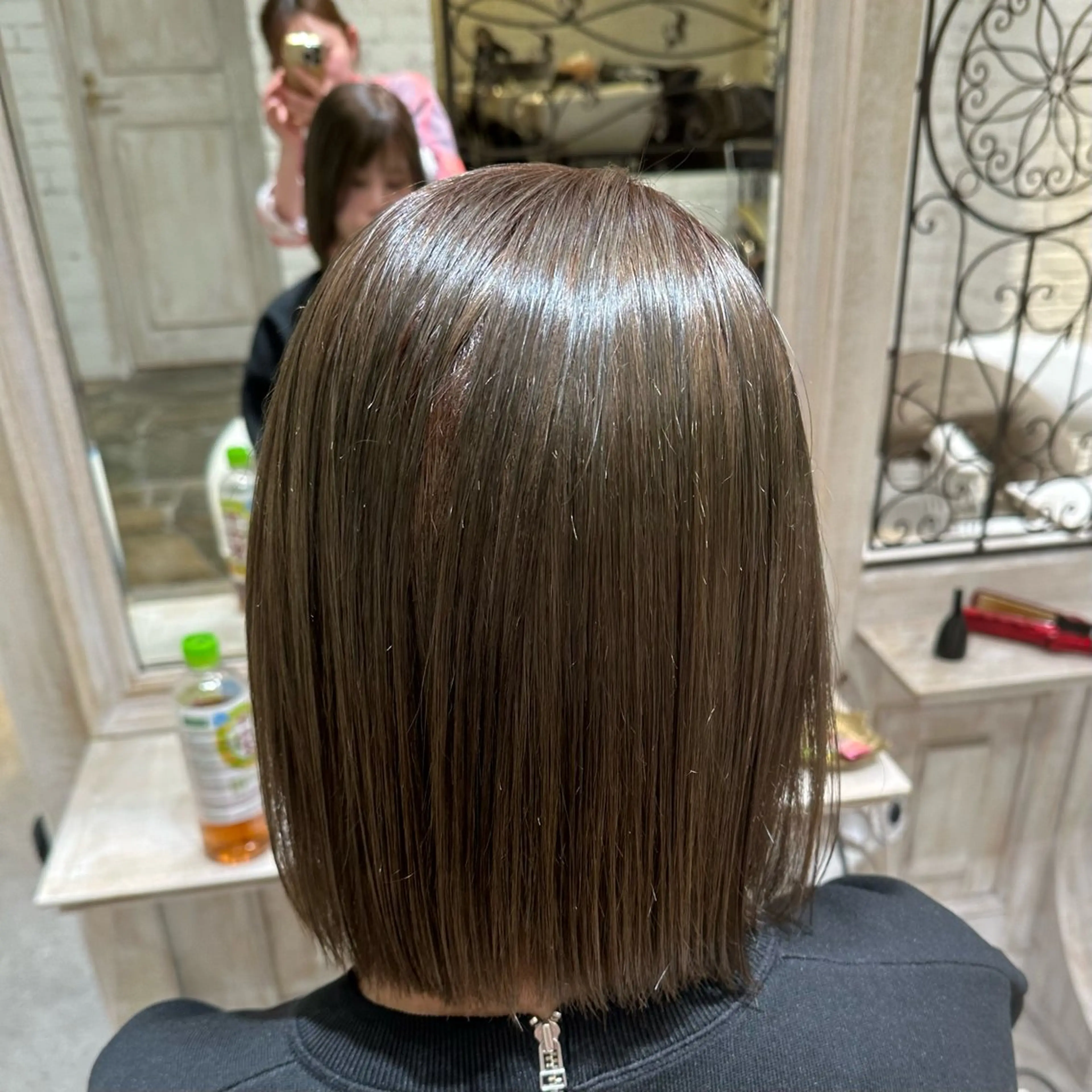 ショート カラー オリーブカラー 渡邊 七海のヘアスタイル