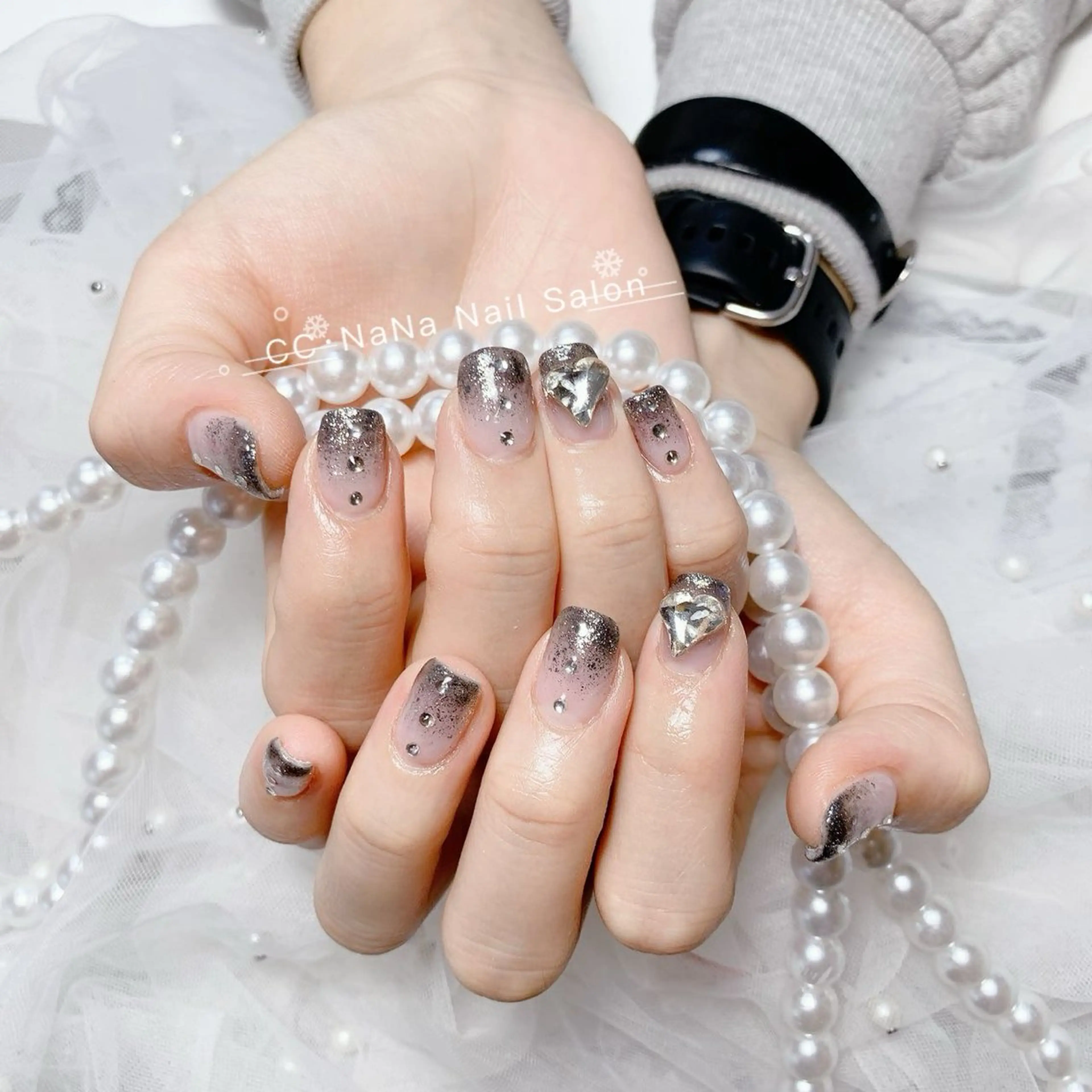 ネイル チークネイル フラッシュネイル ハート キラキラネイル 韓国ネイル ハンドネイル 💎CC・NaNa 韓国風ネイル🌙Cのネイルデザイン