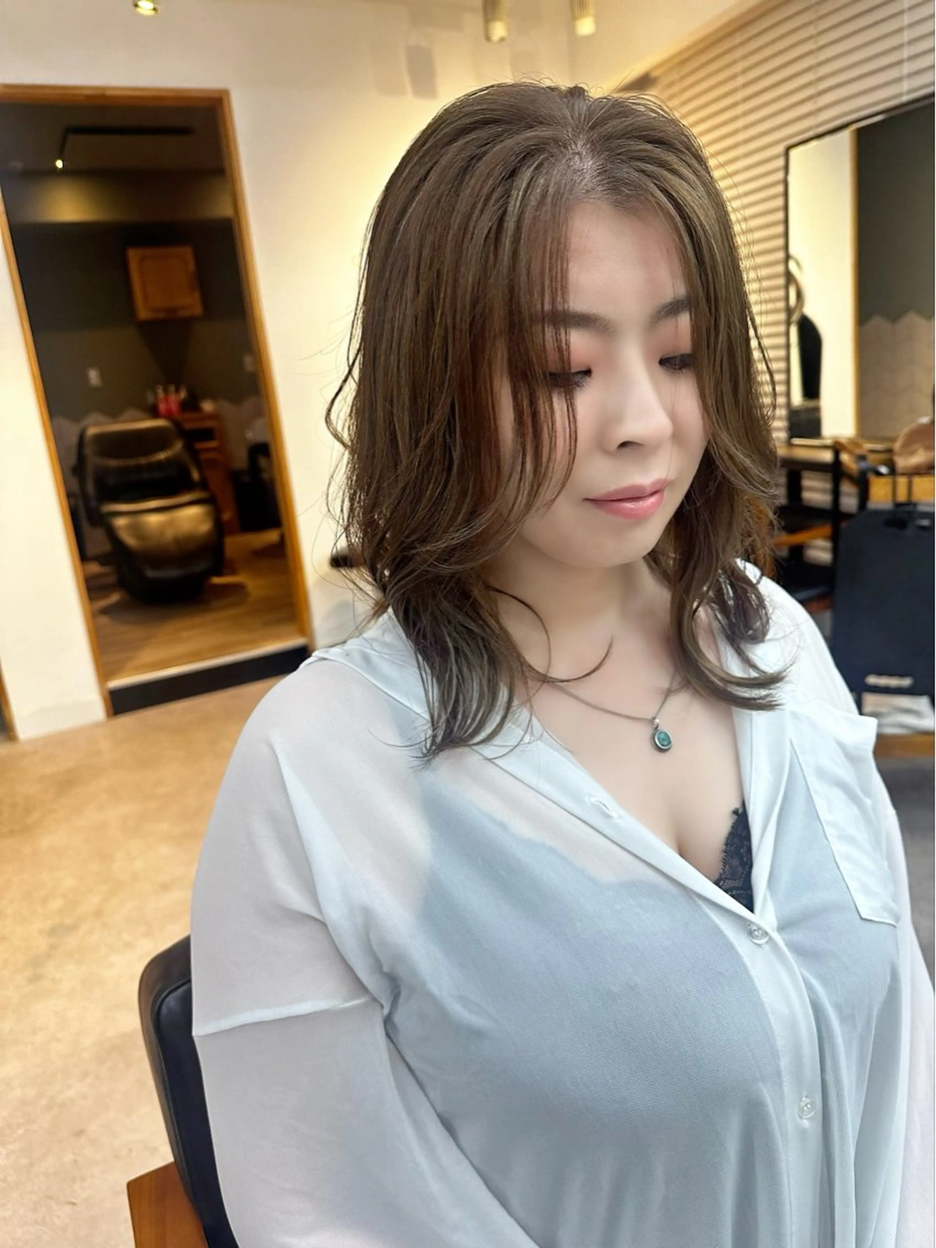 ミディアム カラー パーマ ヘアアレンジ メンズ キッズ レイヤーカット 🌿透け感カラーのヘアスタイル