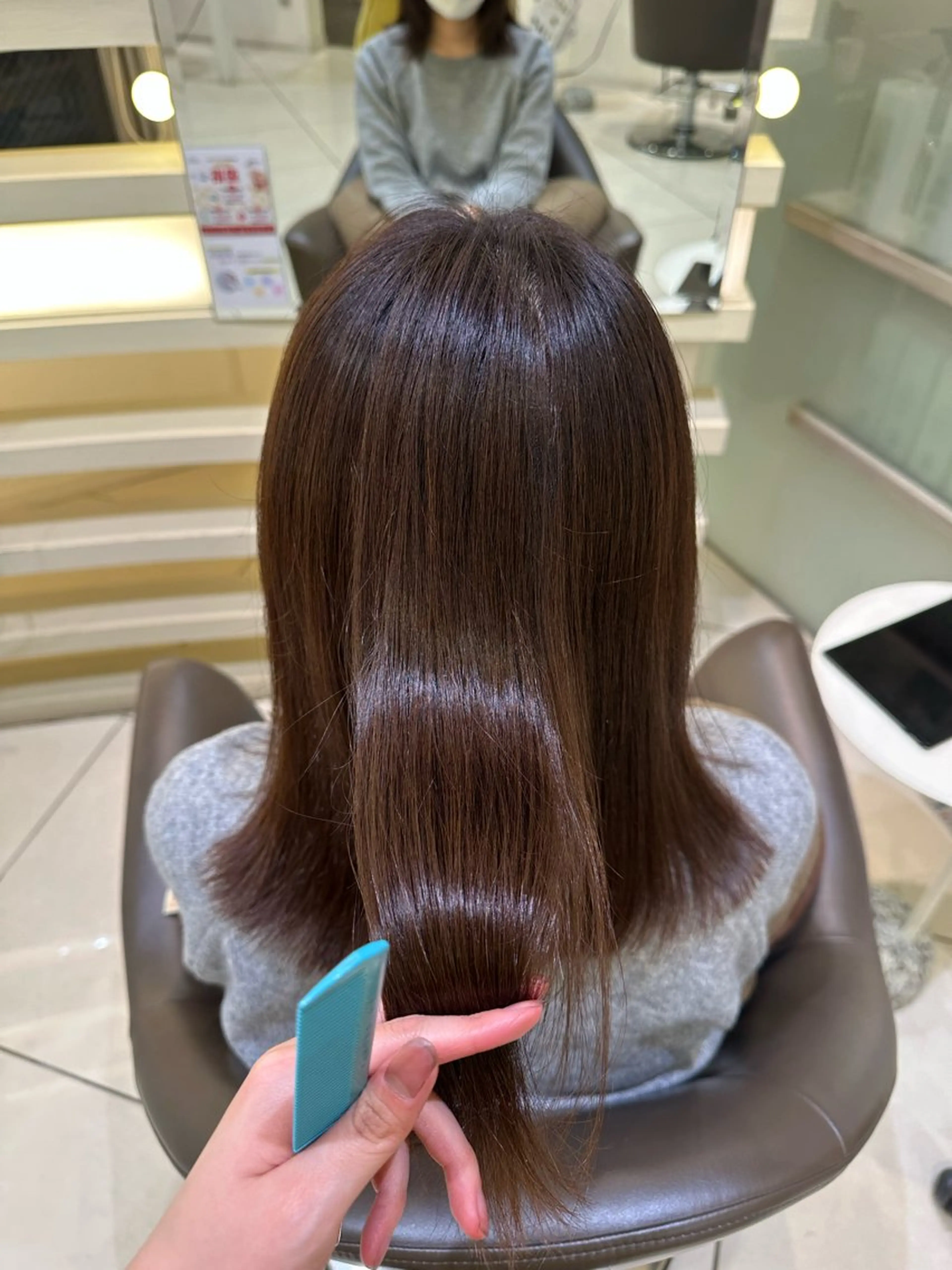 ミディアム カラー ヘアアレンジ タイトボブ個性派カラ ーAKANEのヘアスタイル