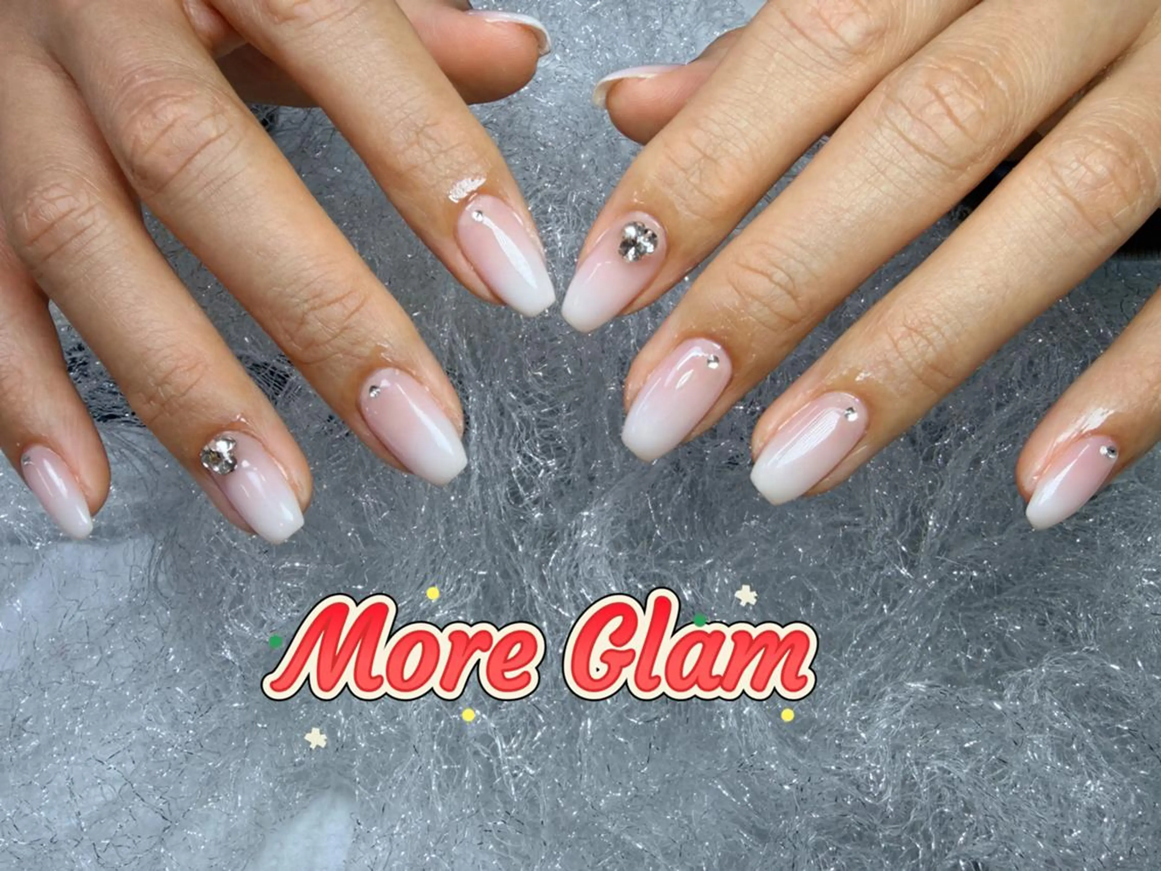 ネイル 長さ出し フットネイル フレンチネイル ジェルネイル ガラスフレンチ MoreGlam Nailsのネイルデザイン