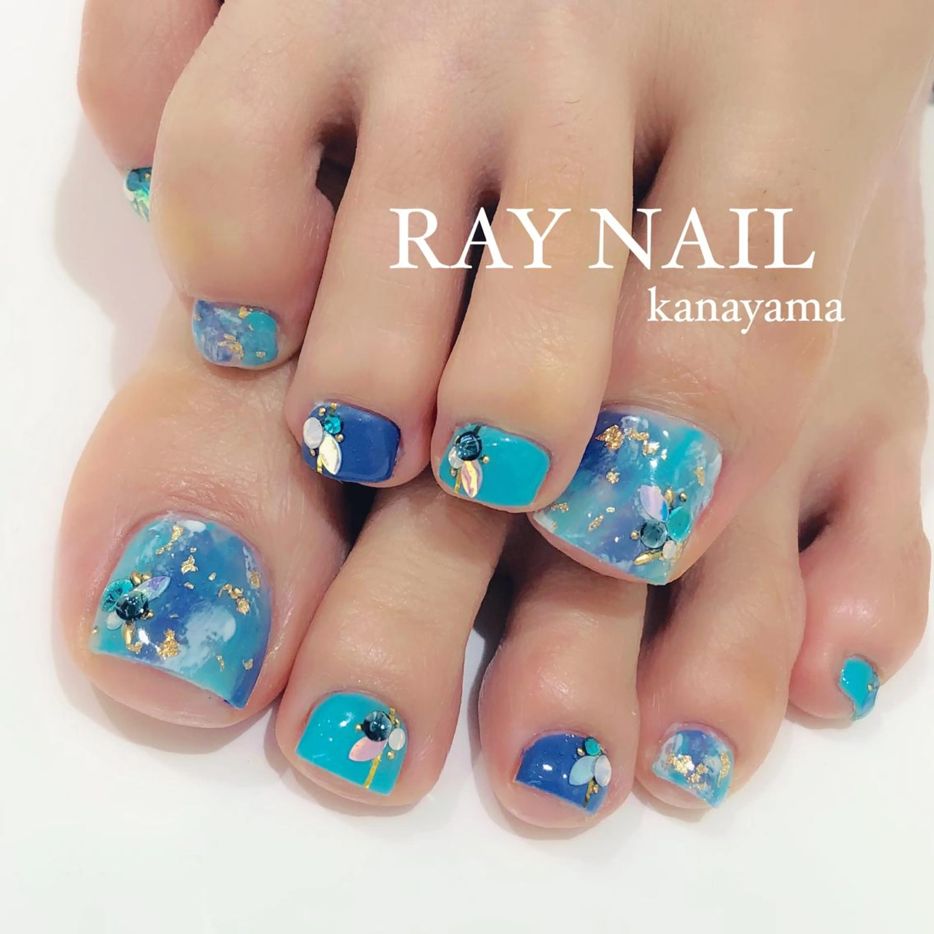 ネイル ブルー ネイビー フットネイル Arowa 伊田のネイルデザイン