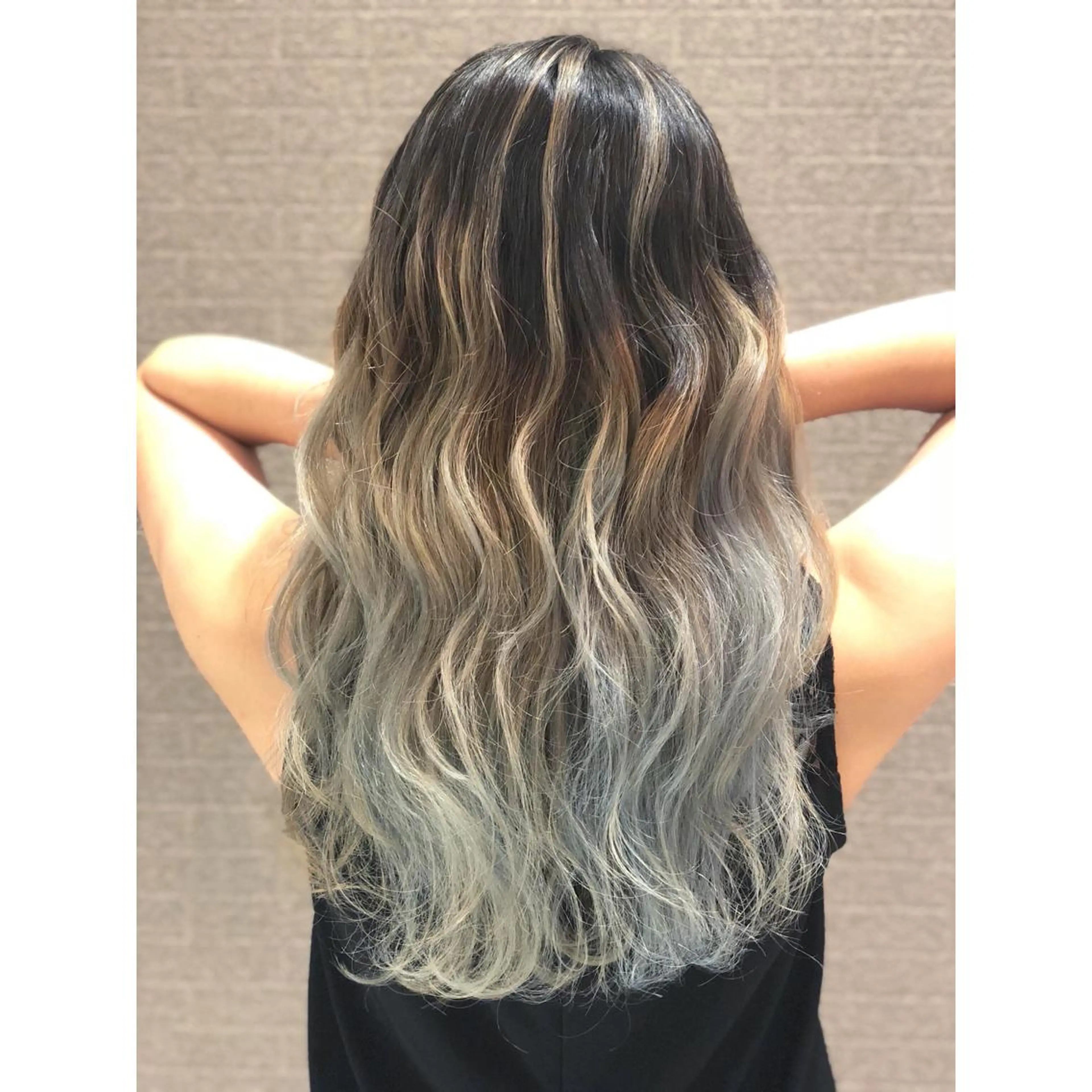 セミロング カラー ヘアアレンジ バレイヤージュ デザインカラー グラデーションカラー ハイライトカラー ハイトーンカラー アンドウ ユウ/ レイヤーカット/韓国のヘアスタイル