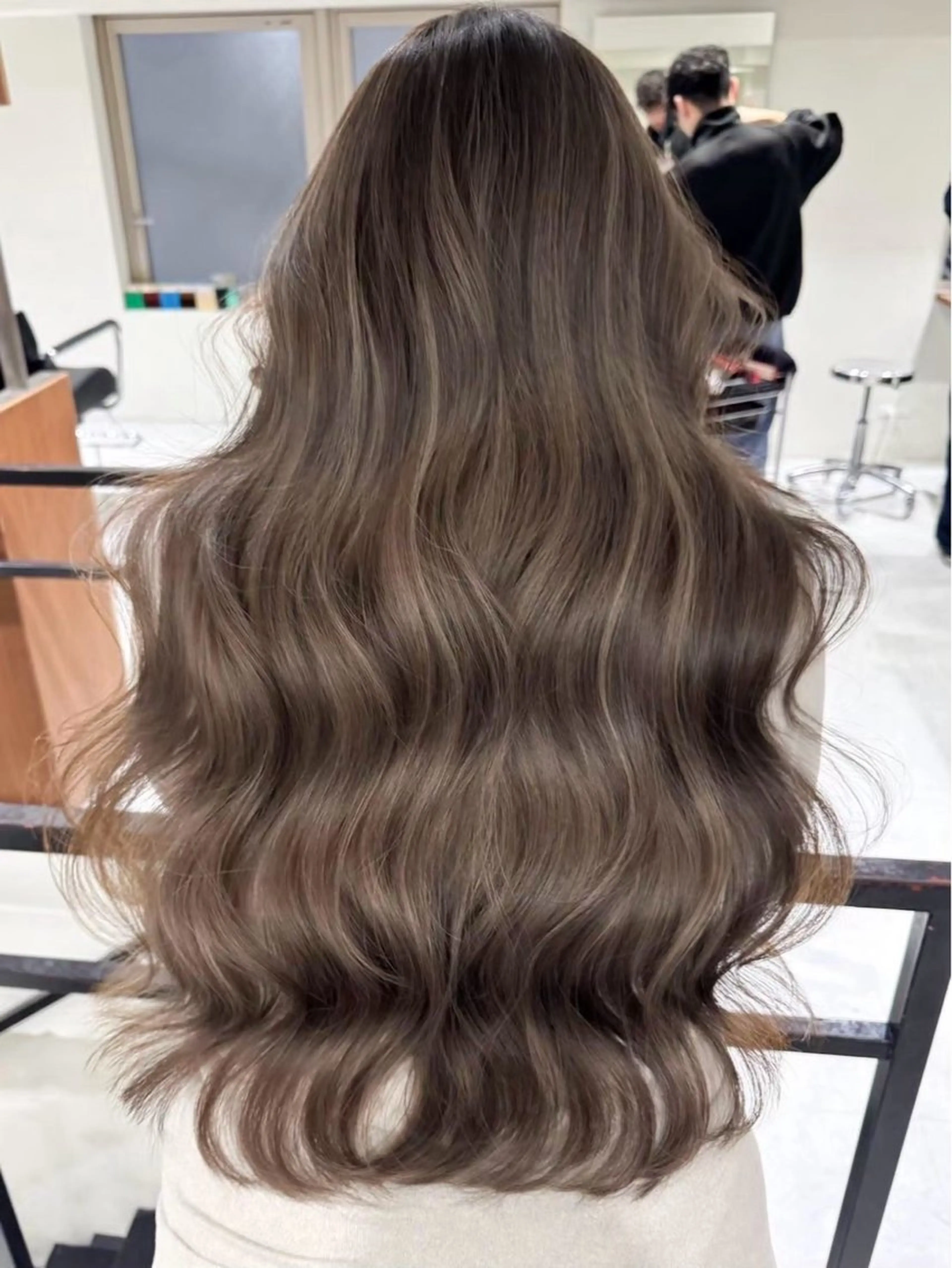 ロング カラー 透明感カラー グレージュ ハイライトカラー ハイライト ヘアカラー 透明感カラー Lity🤍ྀིaiのヘアスタイル