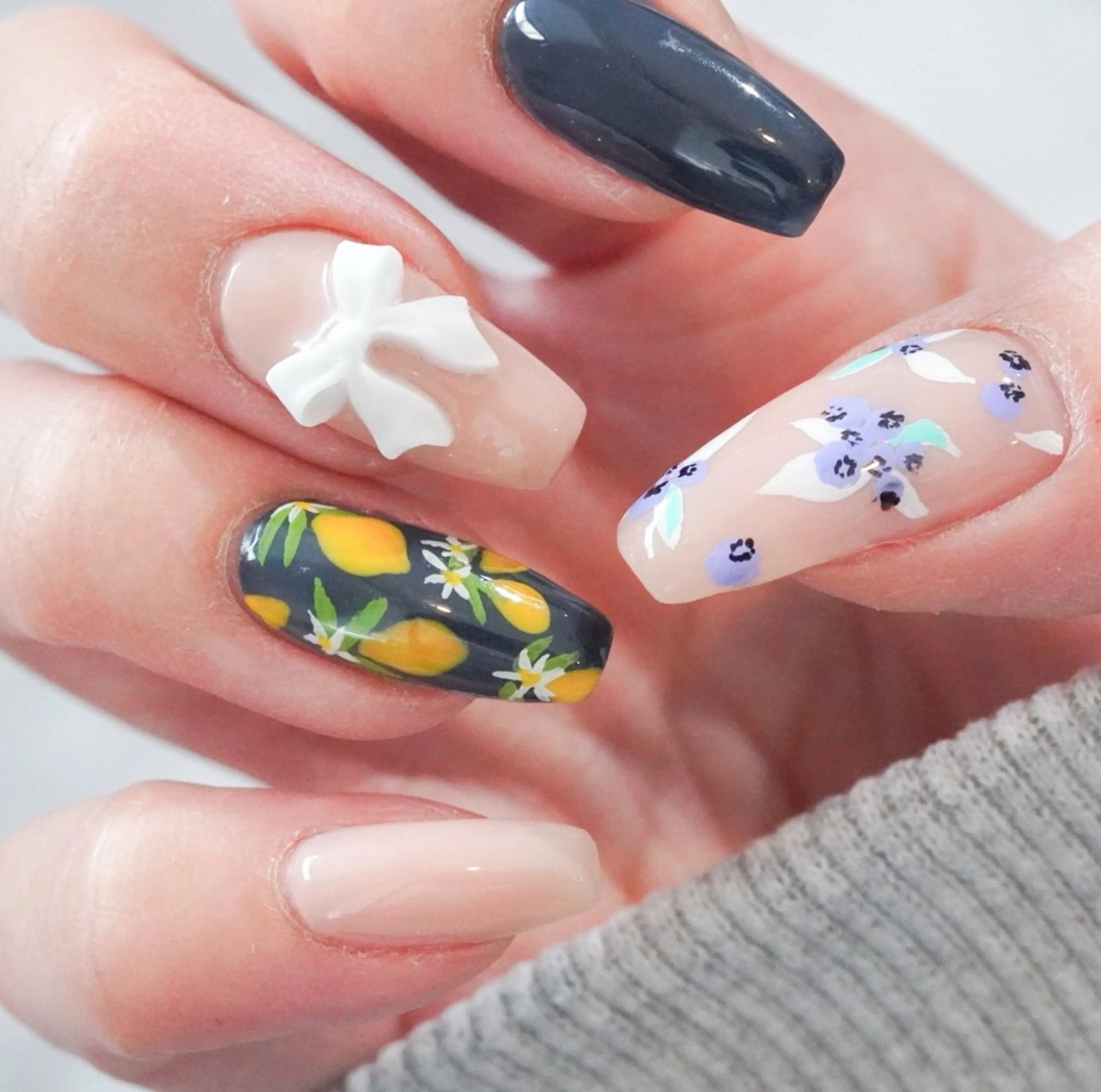 セミロング ハンドネイル Re nailのネイルデザイン