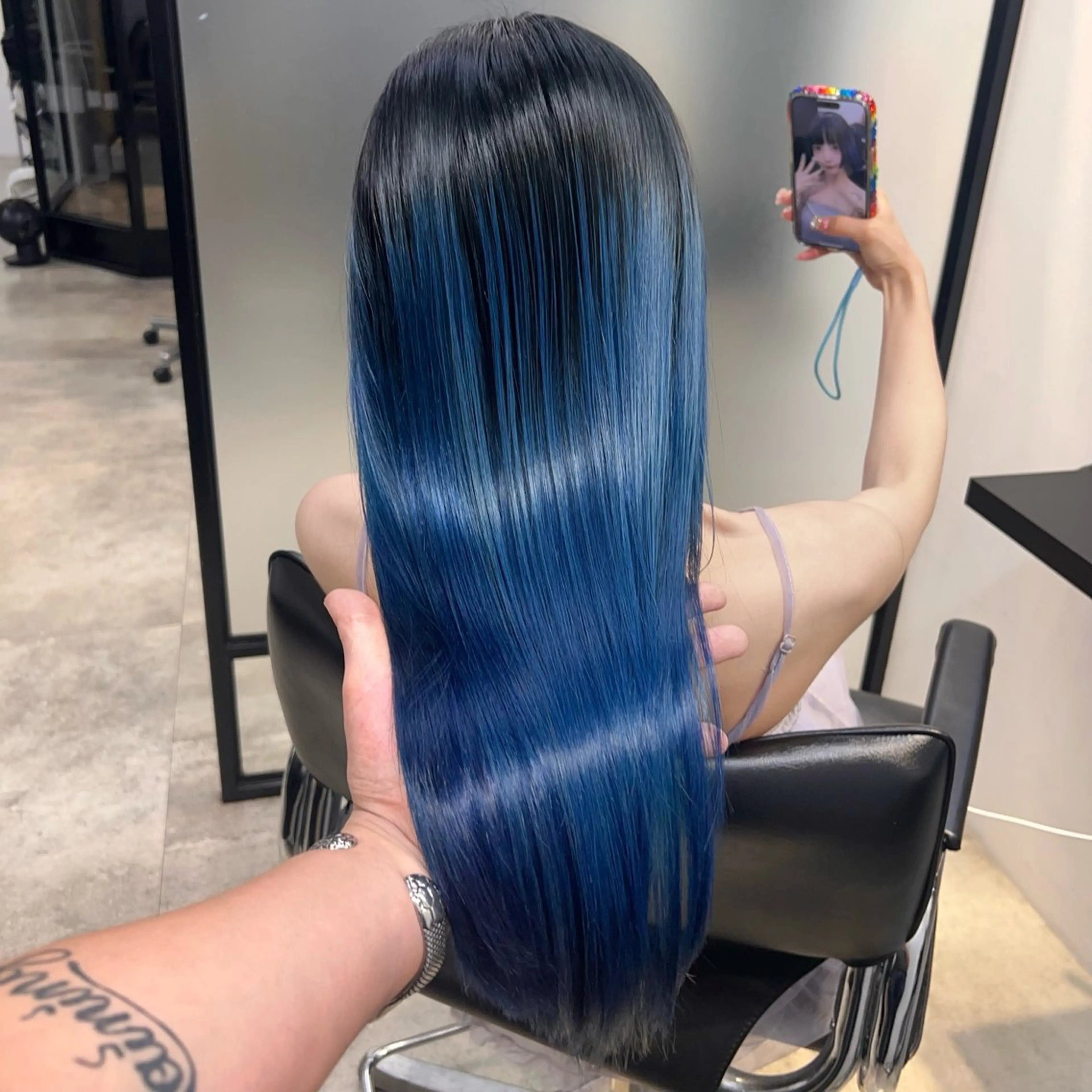 ロング カラー 及川シゲル 髪質改善講師のヘアスタイル