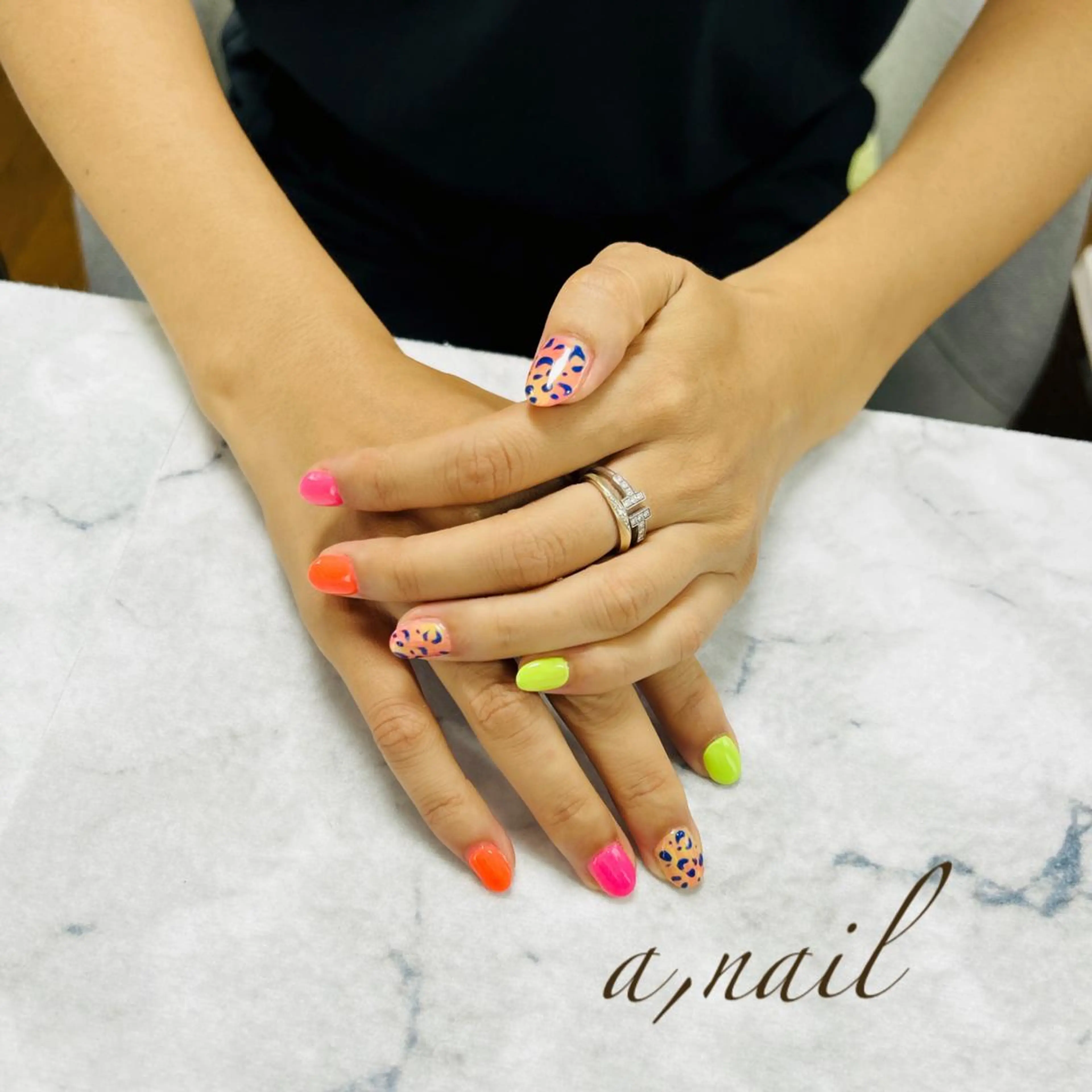 ネイル アニマル柄 フットネイル ジェルネイル グラデーション ニュアンスネイル ハンドネイル ネイルサロン エーネイルのネイルデザイン