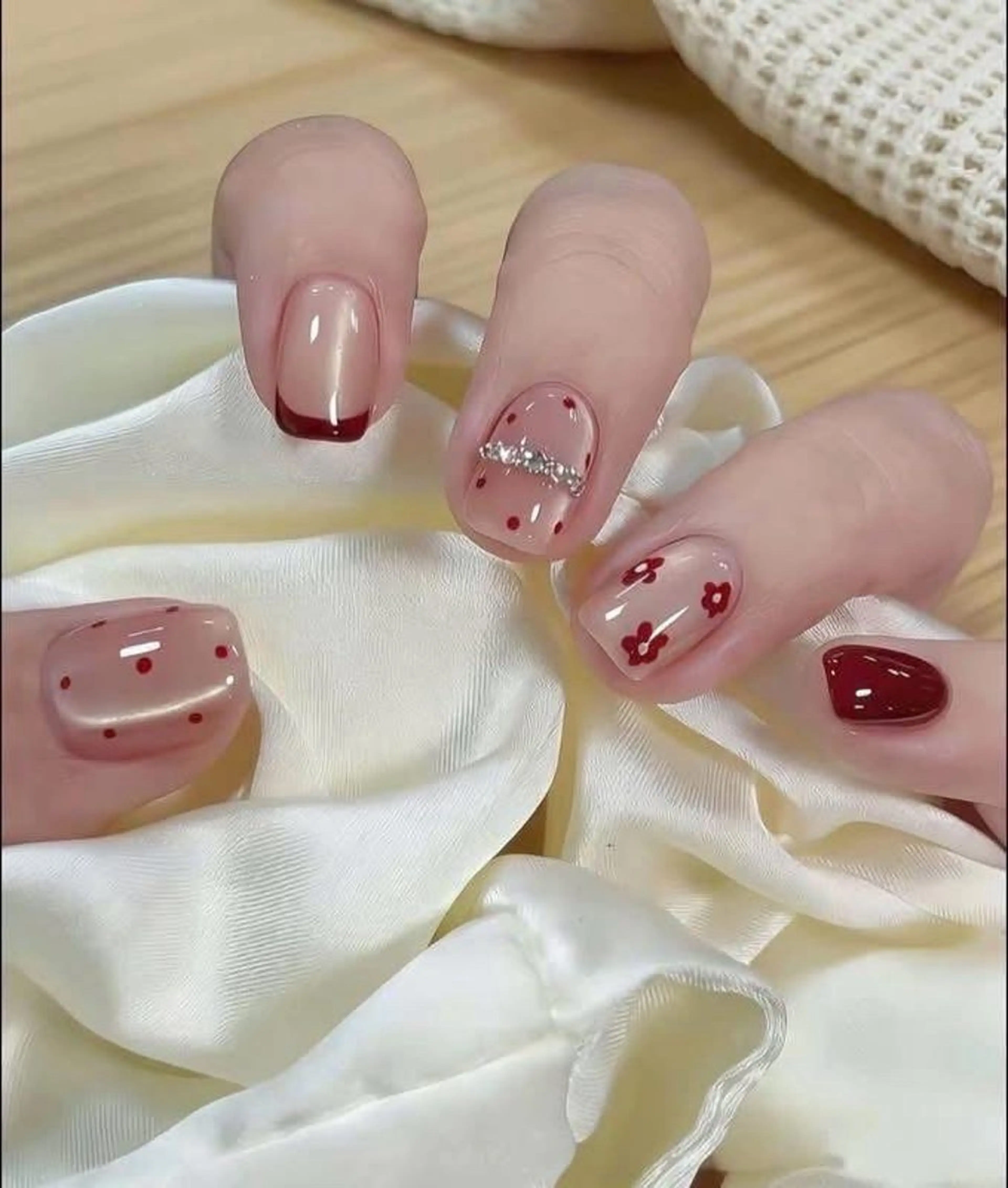 ネイル キラキラネイル マグネットネイル ぷっくりネイル 春ネイル ワンホンネイル ハンドネイル Candy Nailのネイルデザイン