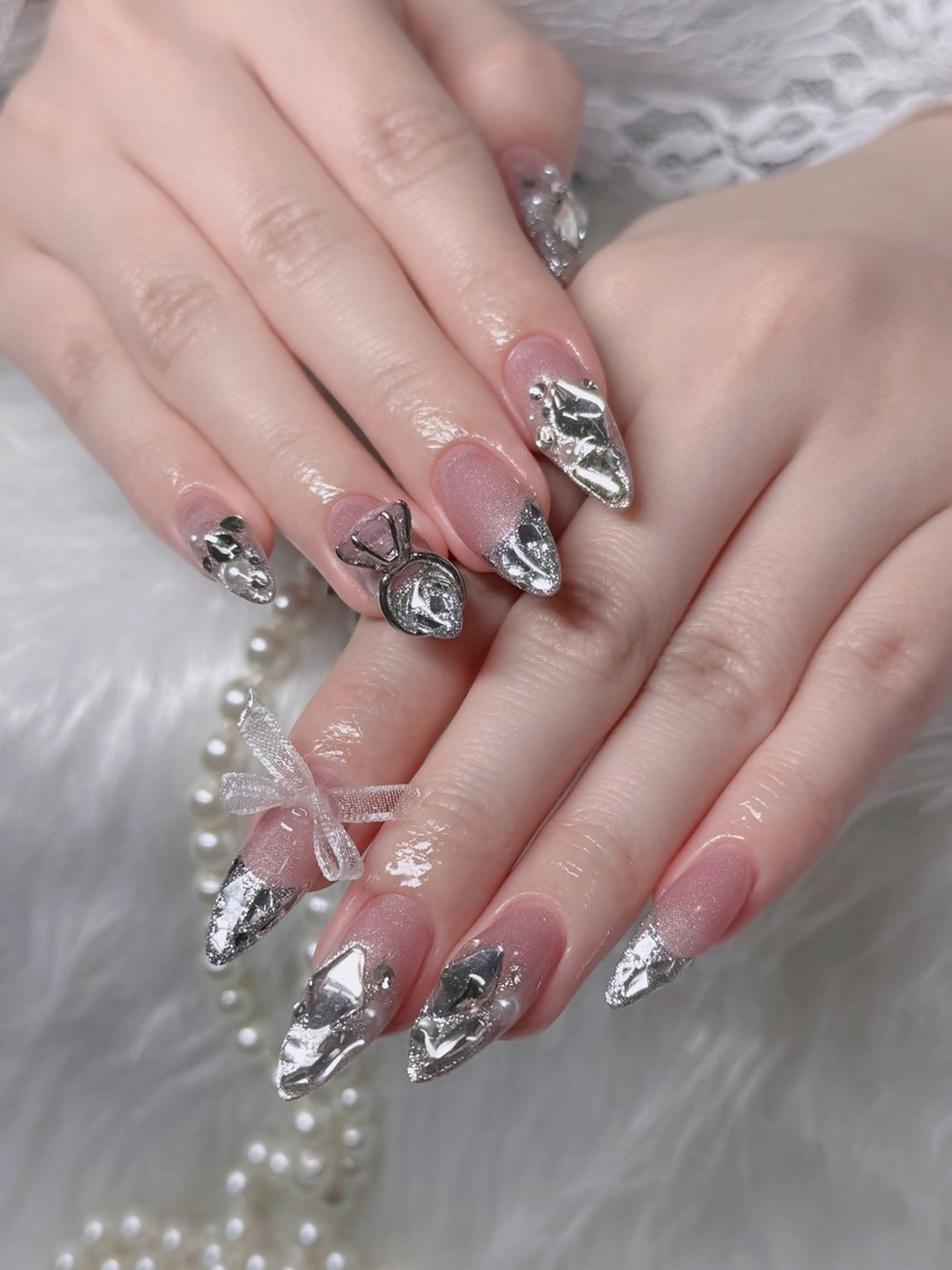 ネイル フレンチネイル ジェルネイル ガラスフレンチ ハロウィン ハート H.baby Nail Salonのネイルデザイン