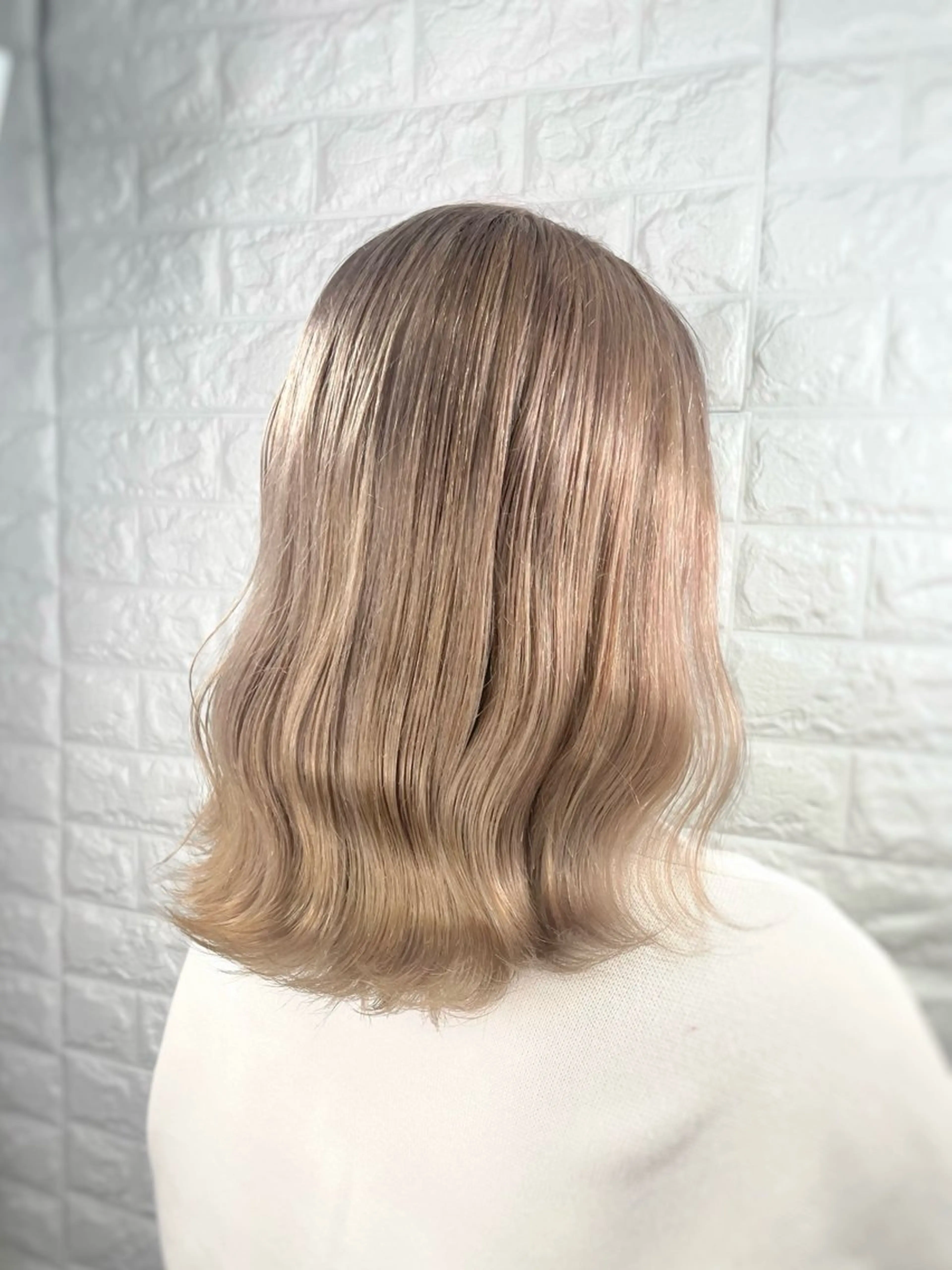 ミディアム カラー もえ こーんのヘアスタイル