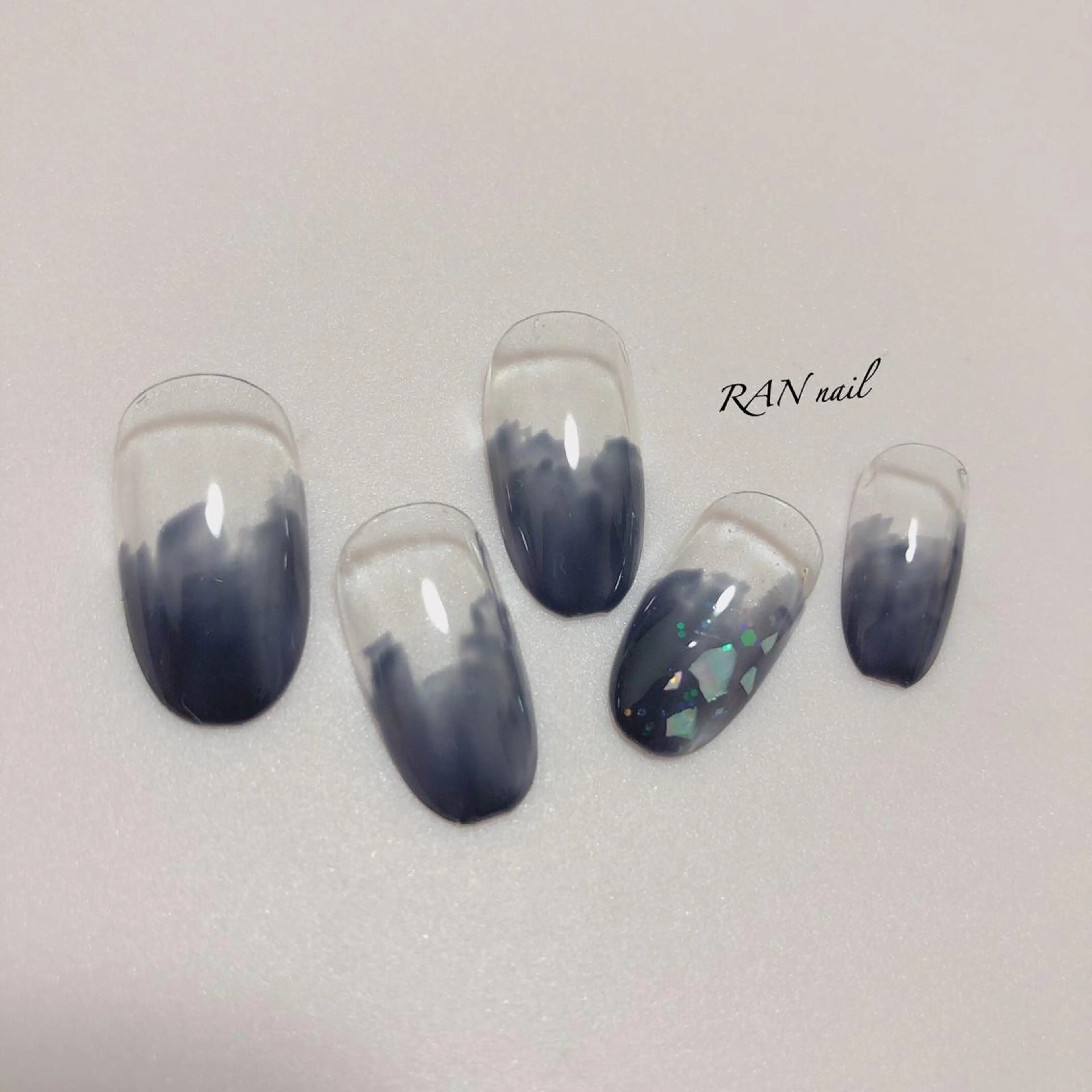 ネイル フットネイル フレンチネイル キラキラネイル RAN nailのネイルデザイン