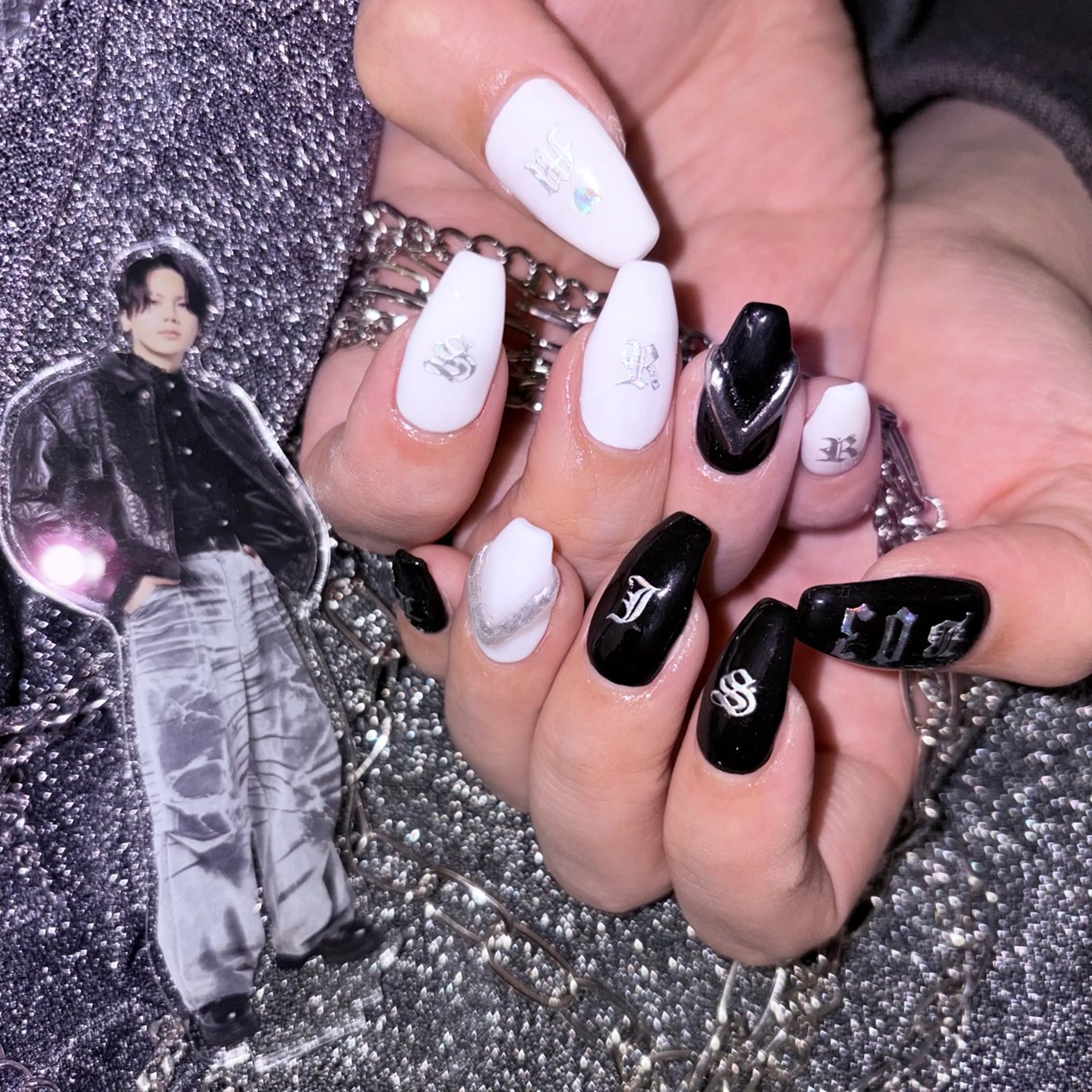 ネイル toyvenail 🖤enaのネイルデザイン