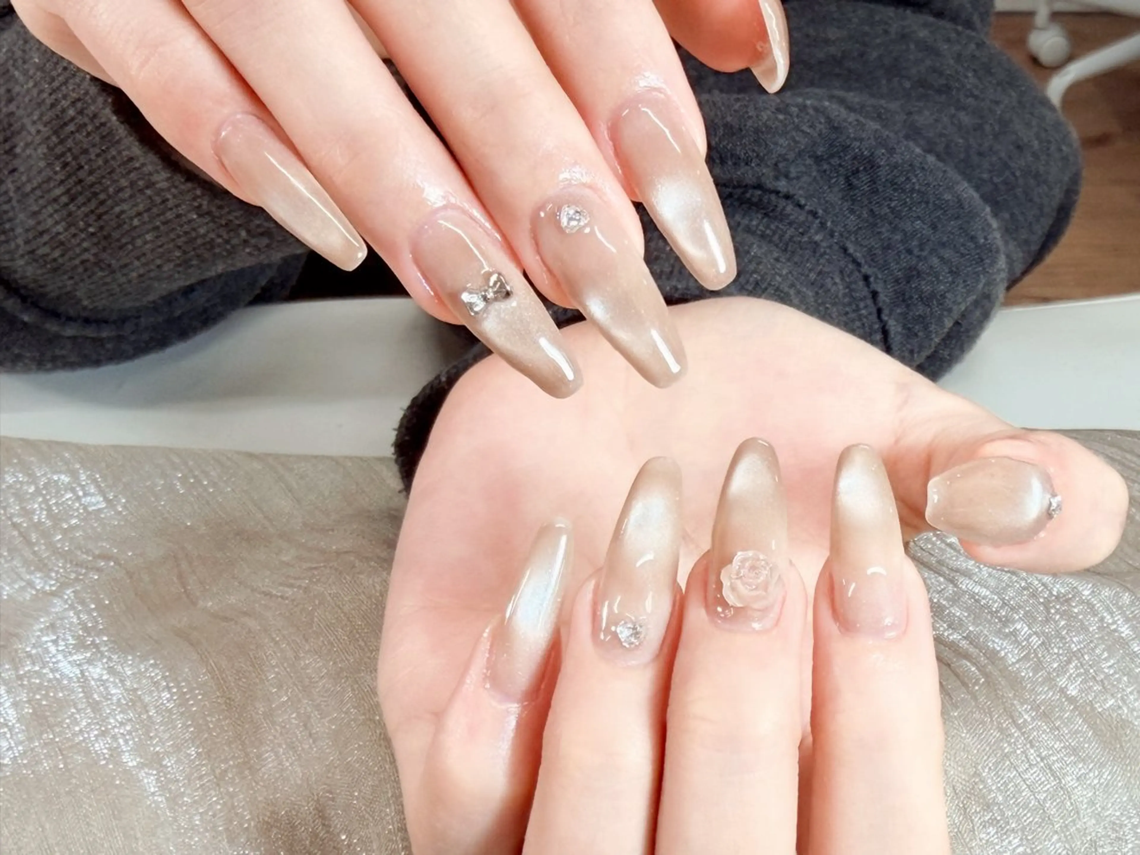 ネイル オーロラネイル ブルー チークネイル フットネイル フレンチネイル ハンドネイル AMI 新大久保のネイルデザイン