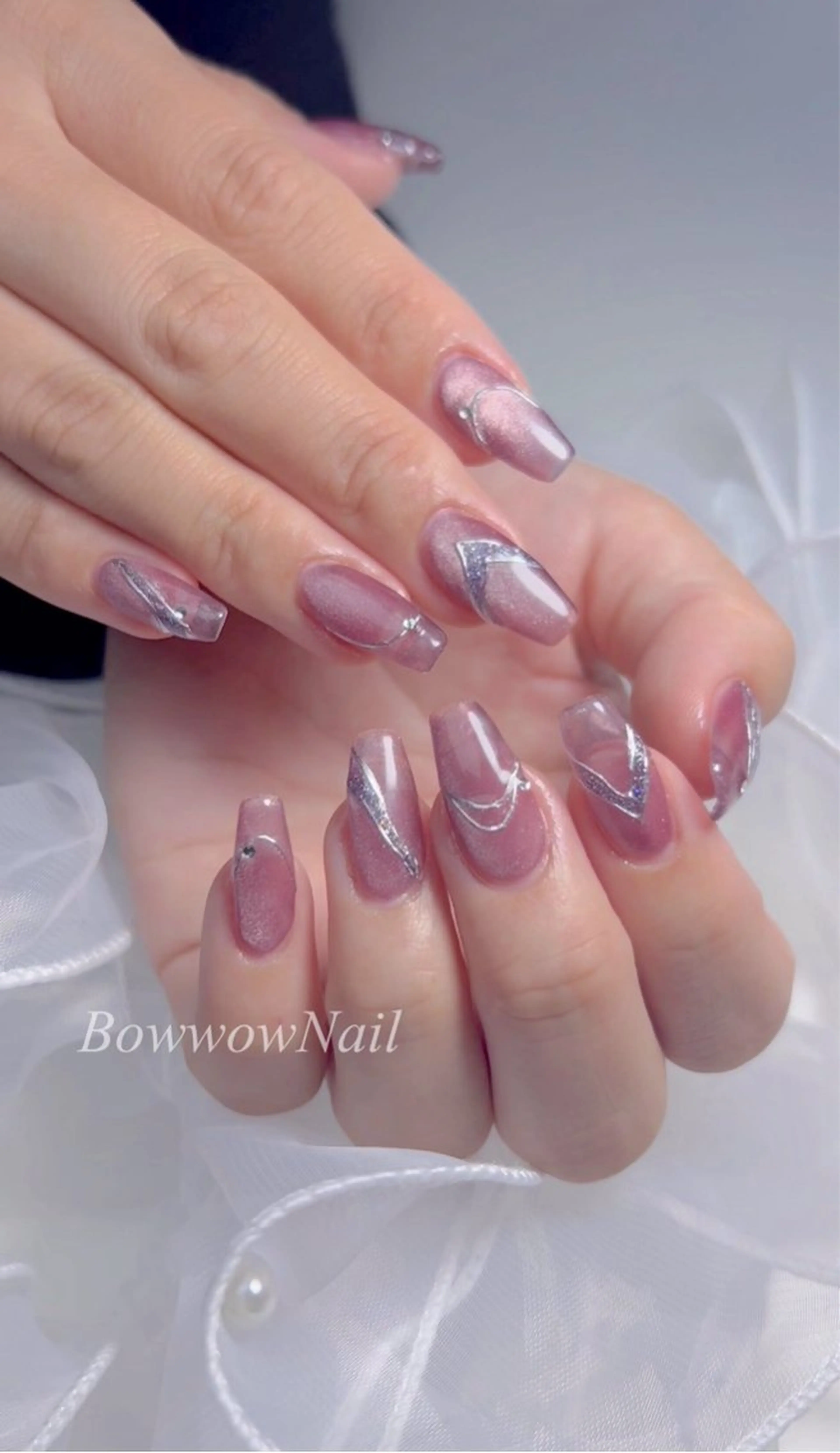 ネイル マグネットネイル ミラーネイル ハンドネイル Bow wow Nail さや🧸のネイルデザイン