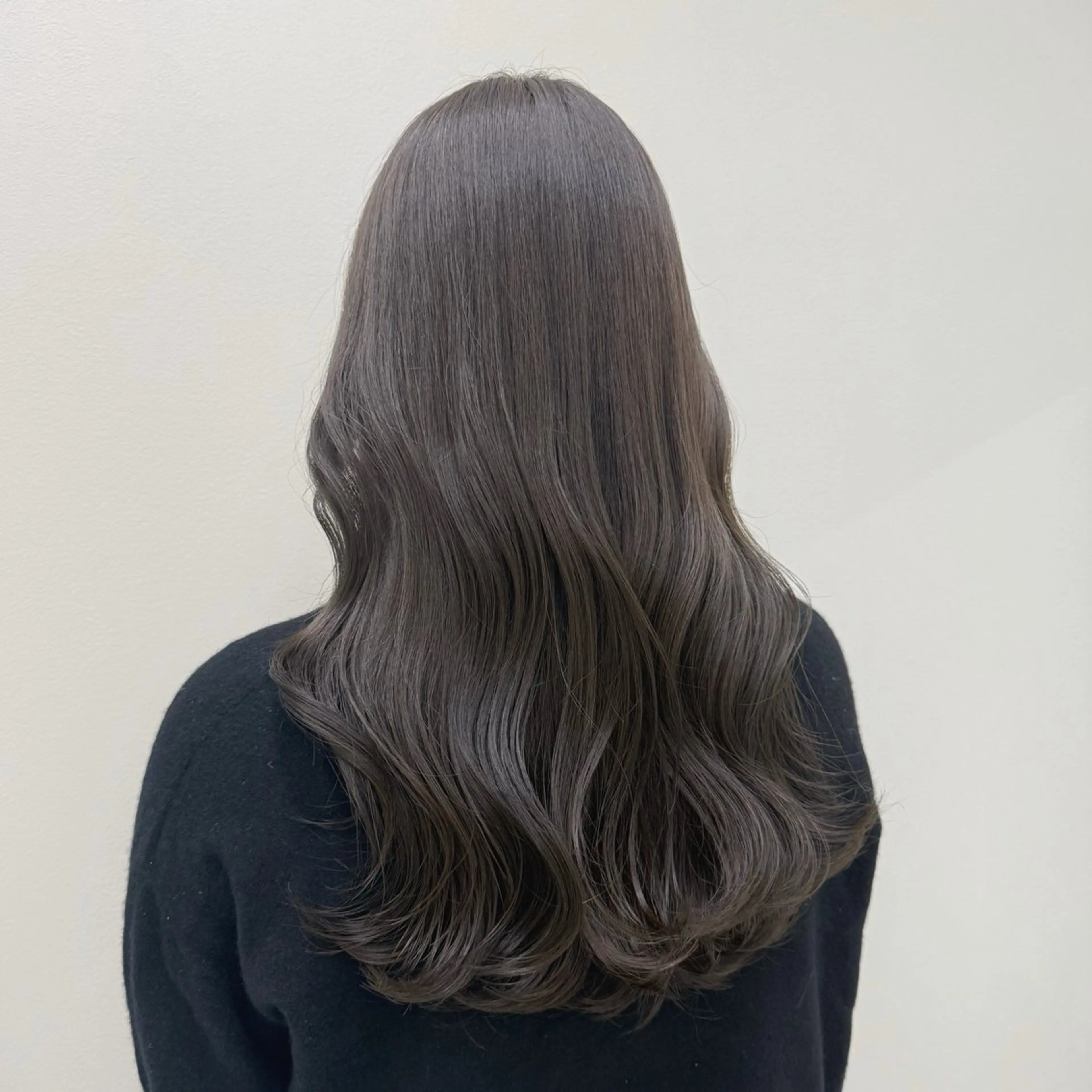 ロング カラー グレージュ ロング 🫧透明感カラー🫧 古川穂果のヘアスタイル