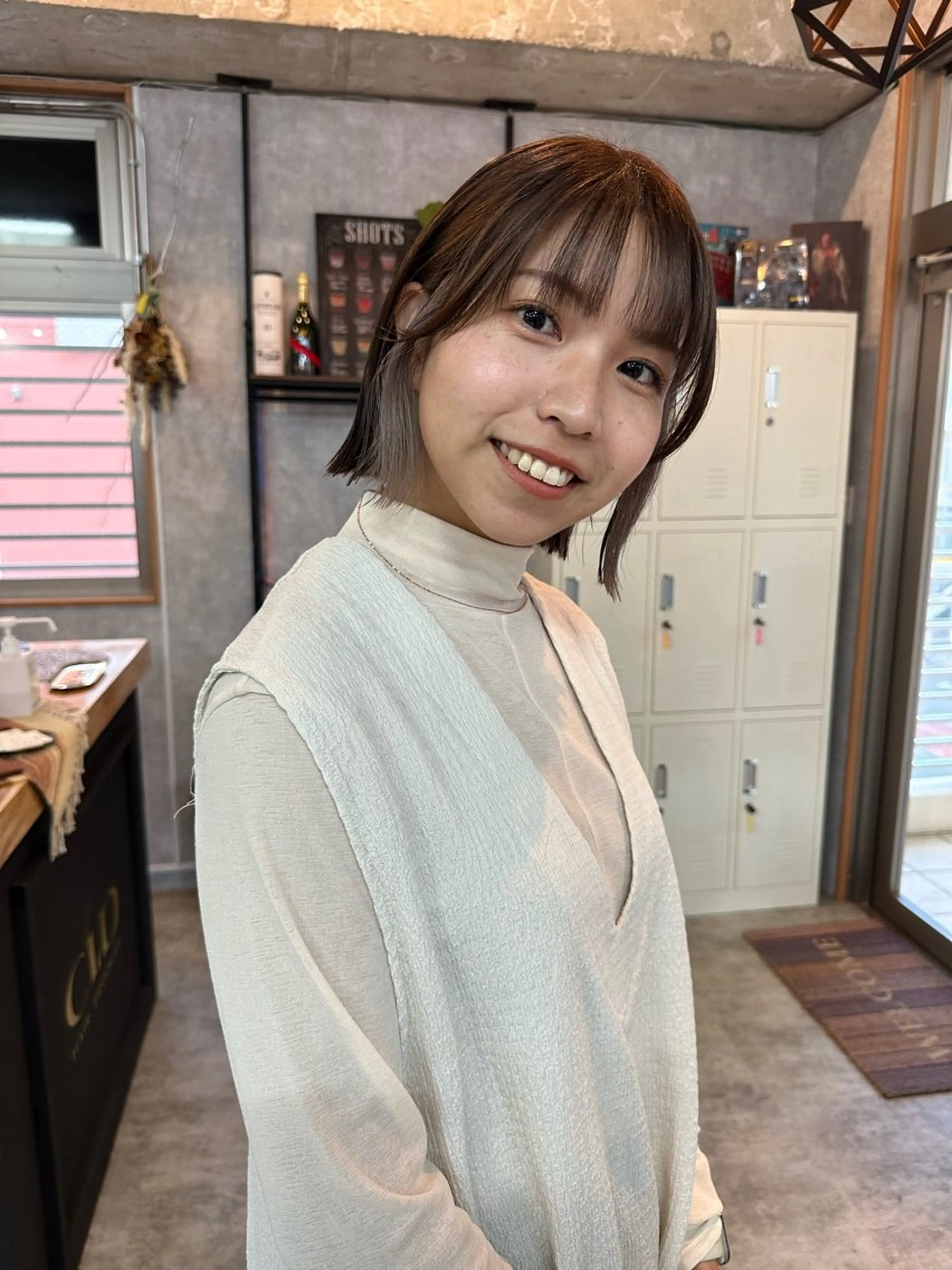 ショート 切りっぱなしボブ ショートボブ ハンサムショート 丸みショート ボブ カット ヘアカラー トリートメント モテ髪/ボブ/ショー ト/アダチフウトのヘアスタイル