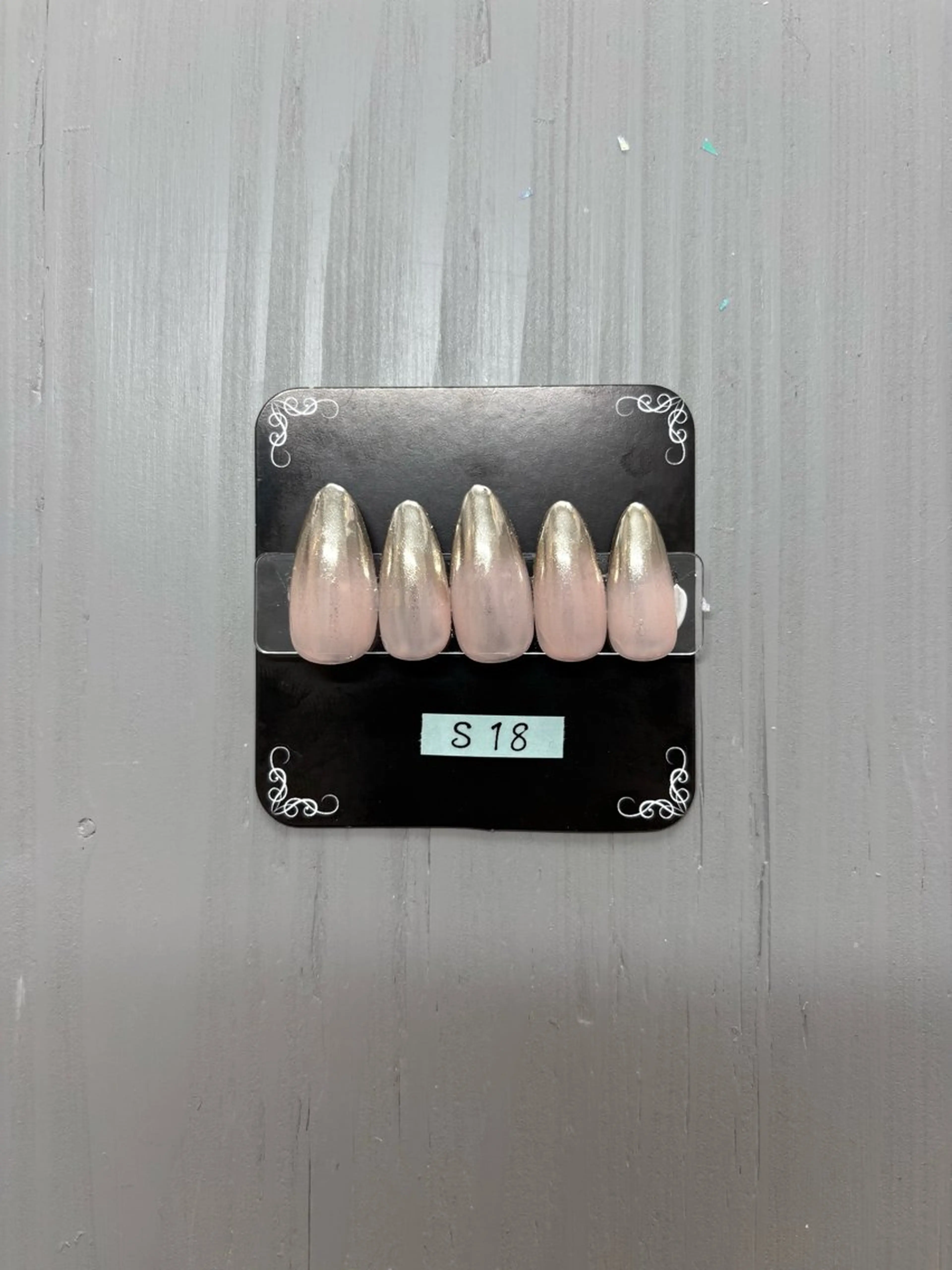 ネイル シンプルネイル kira-la キララ･:*..のネイルデザイン