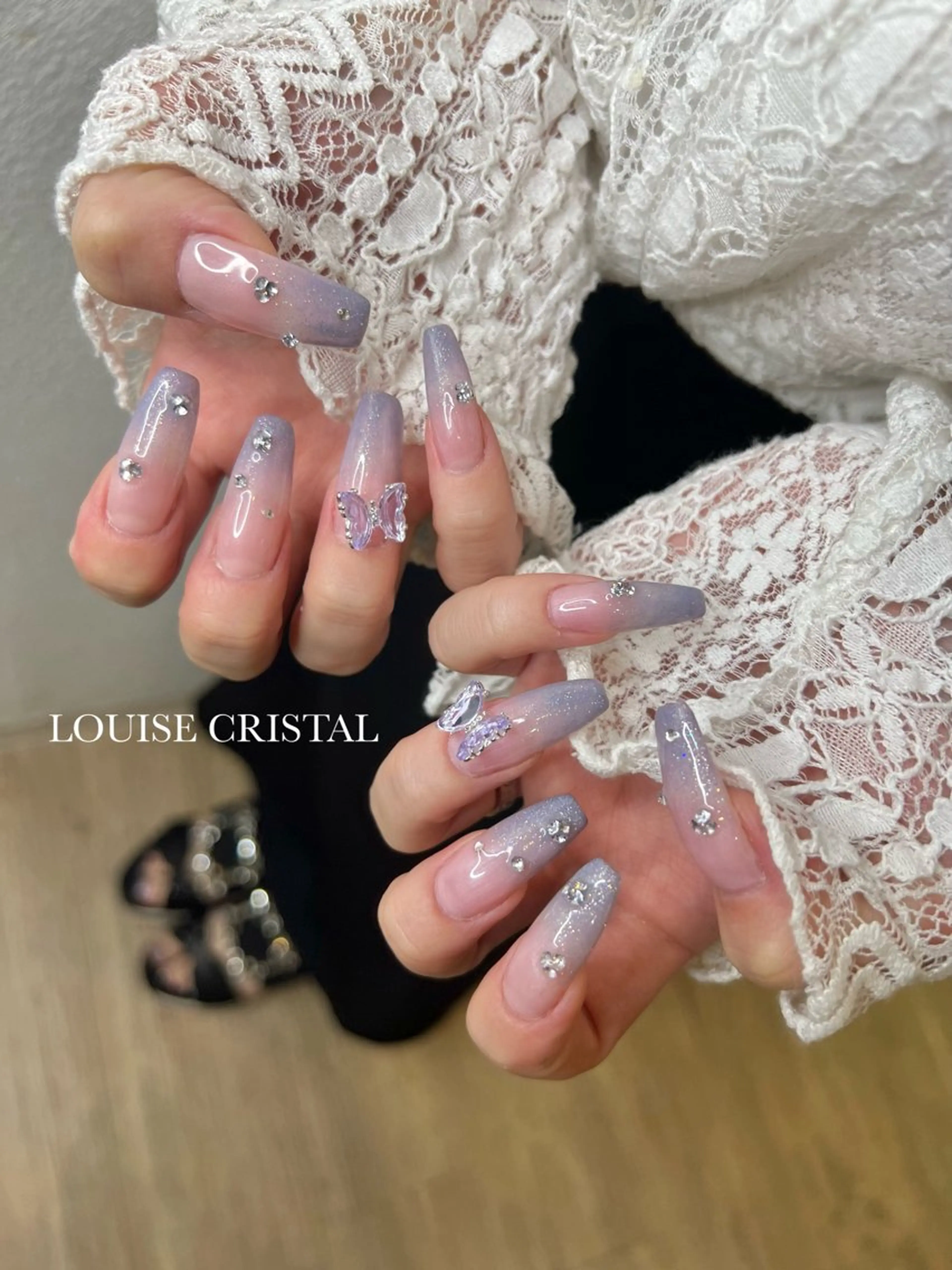 ネイル ワンホンネイル ハンドネイル LOUISE CRYSTALのネイルデザイン