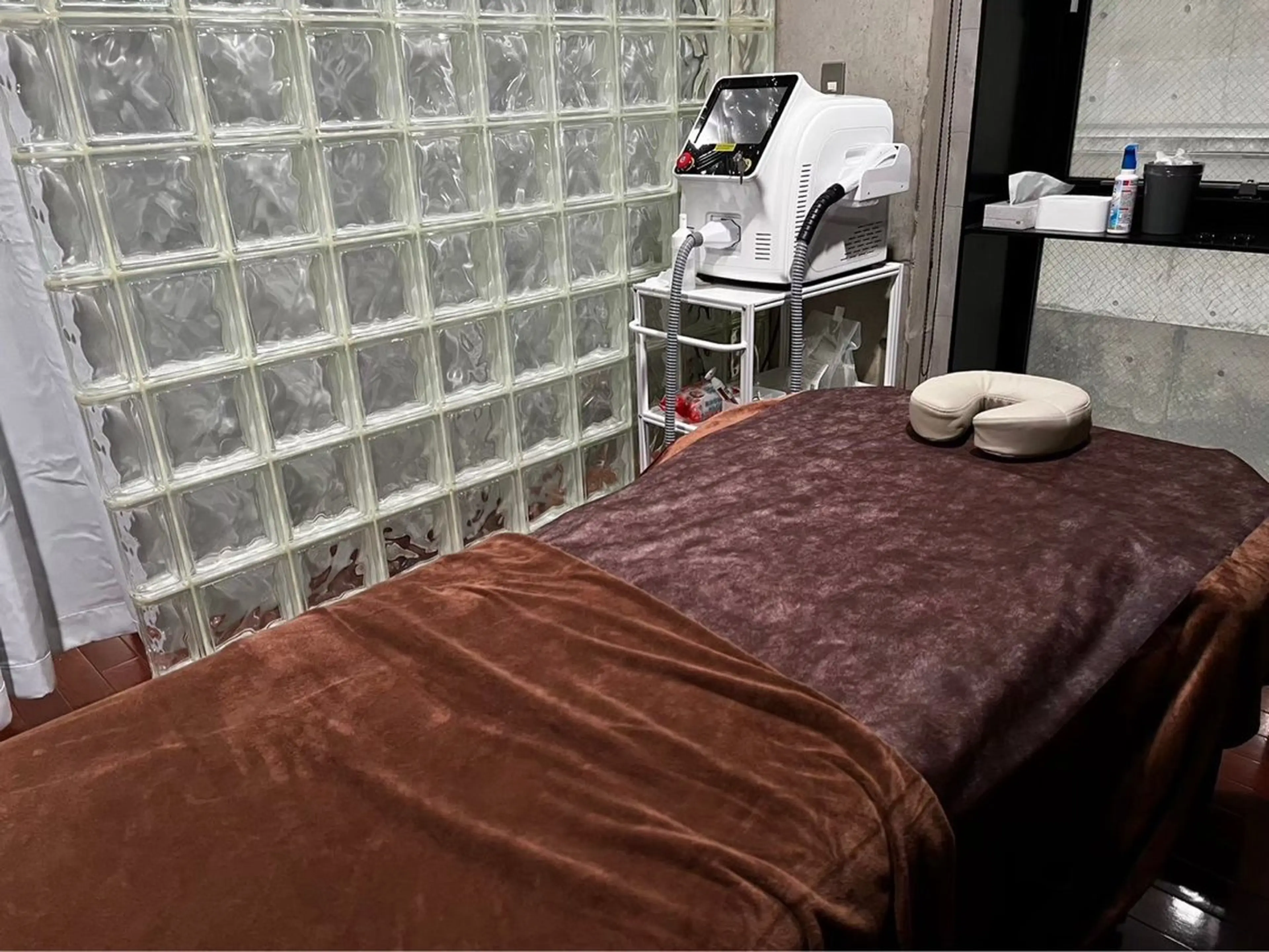 Mr.&Ms.脱毛/ 眉毛/花純羽のエステ・リラクイメージ