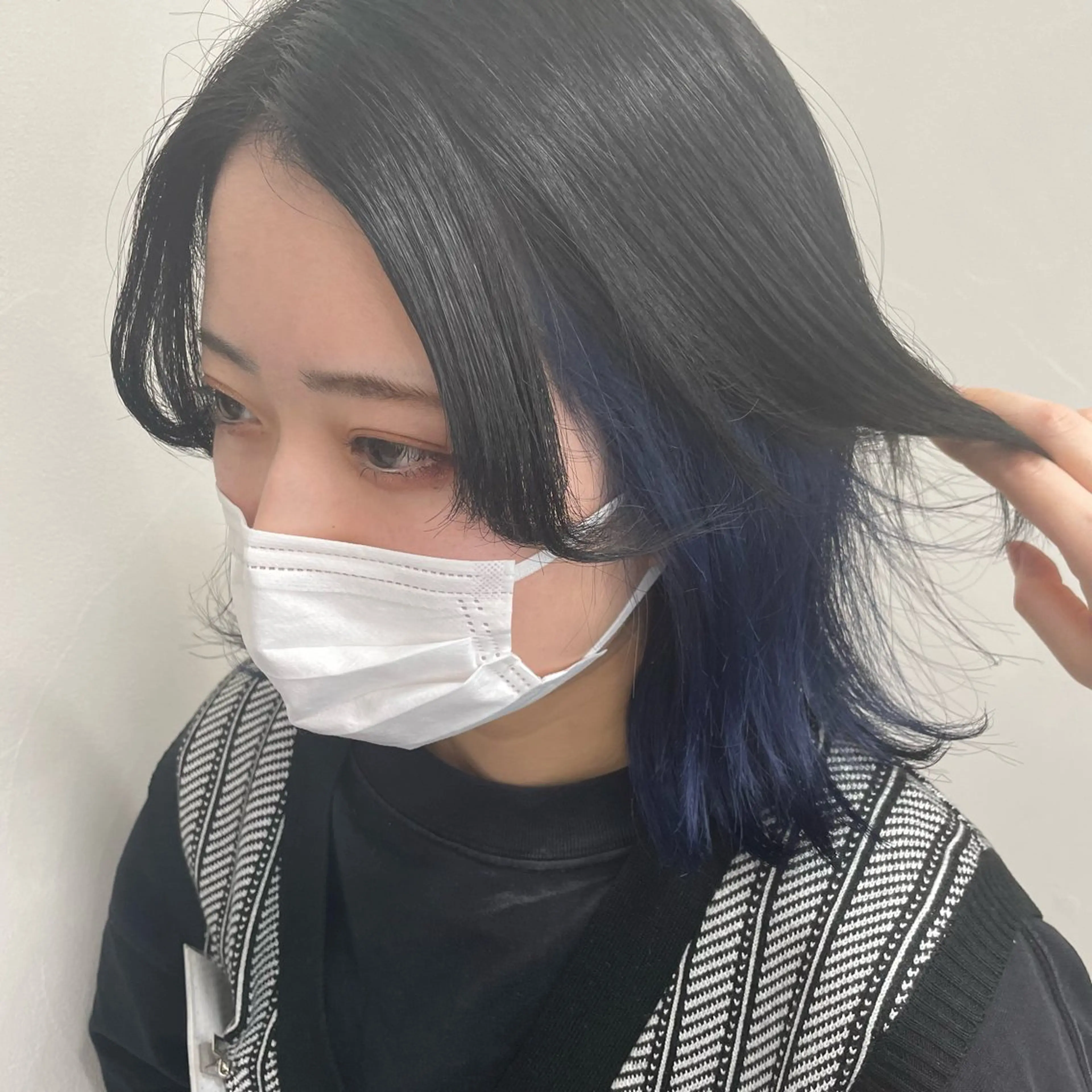 ミディアム カラー ミストバング 黒髪 ブリーチ ブルーカラー デザインカラー 🍒KUMAGAI 🍒のヘアスタイル