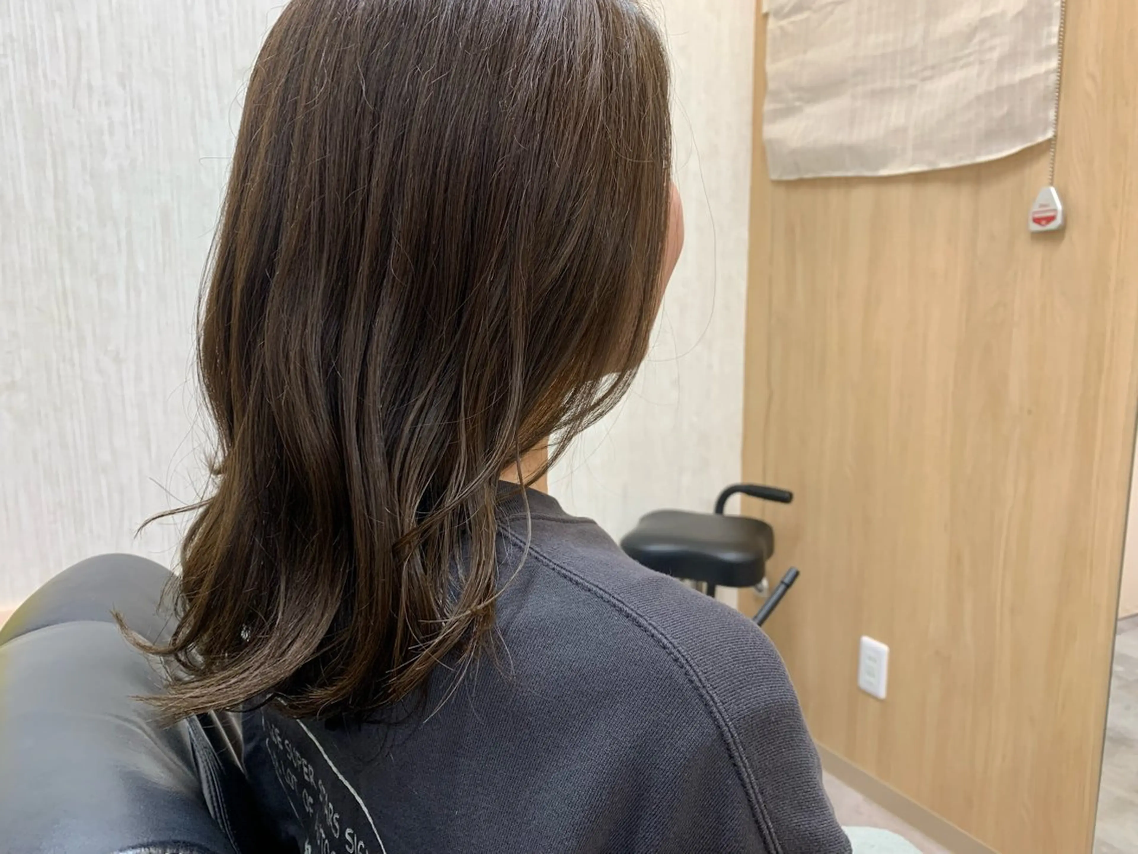 ミディアム カラー 曽我 夏生のヘアスタイル