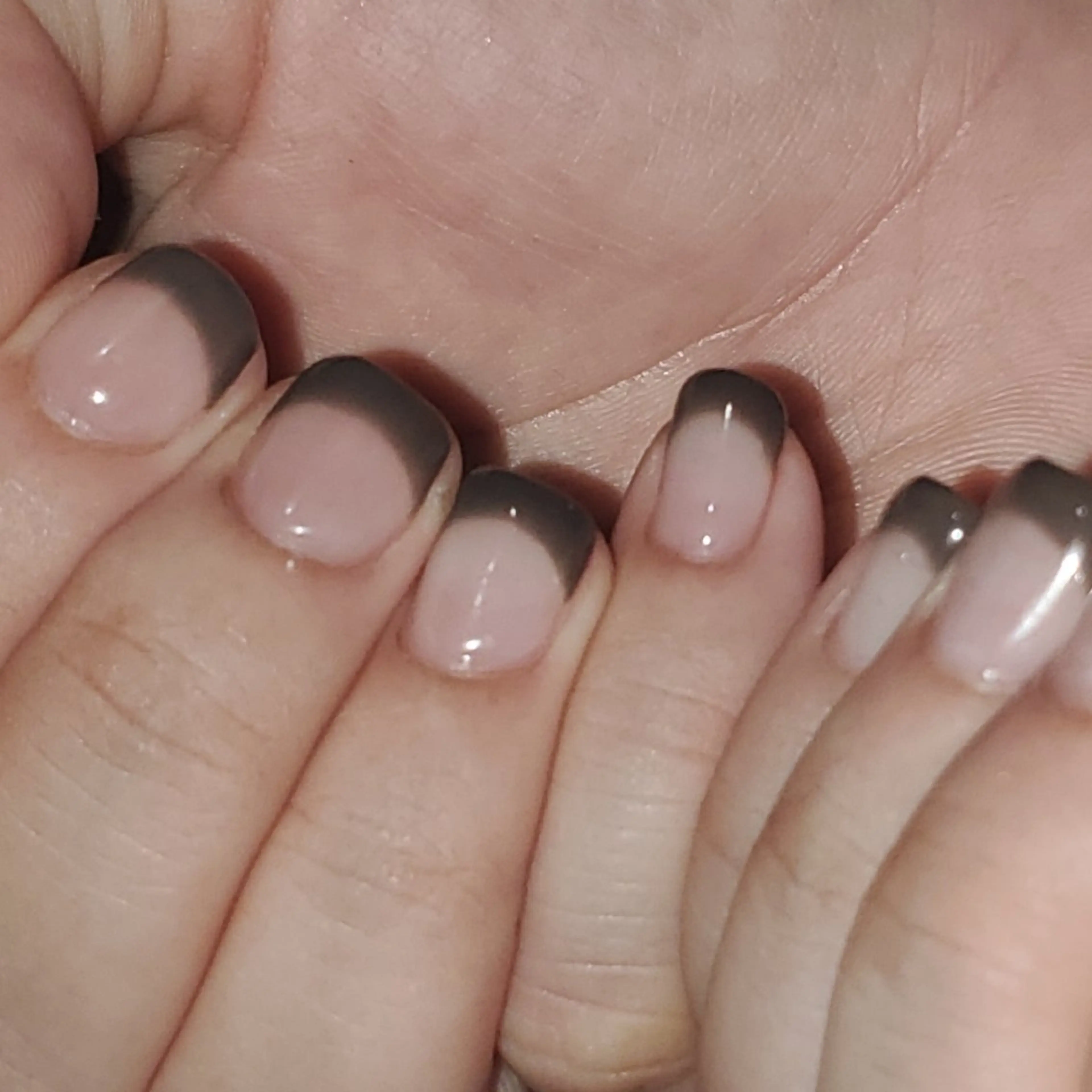 ネイル フレンチネイル MoM マムネイル原宿のネイルデザイン