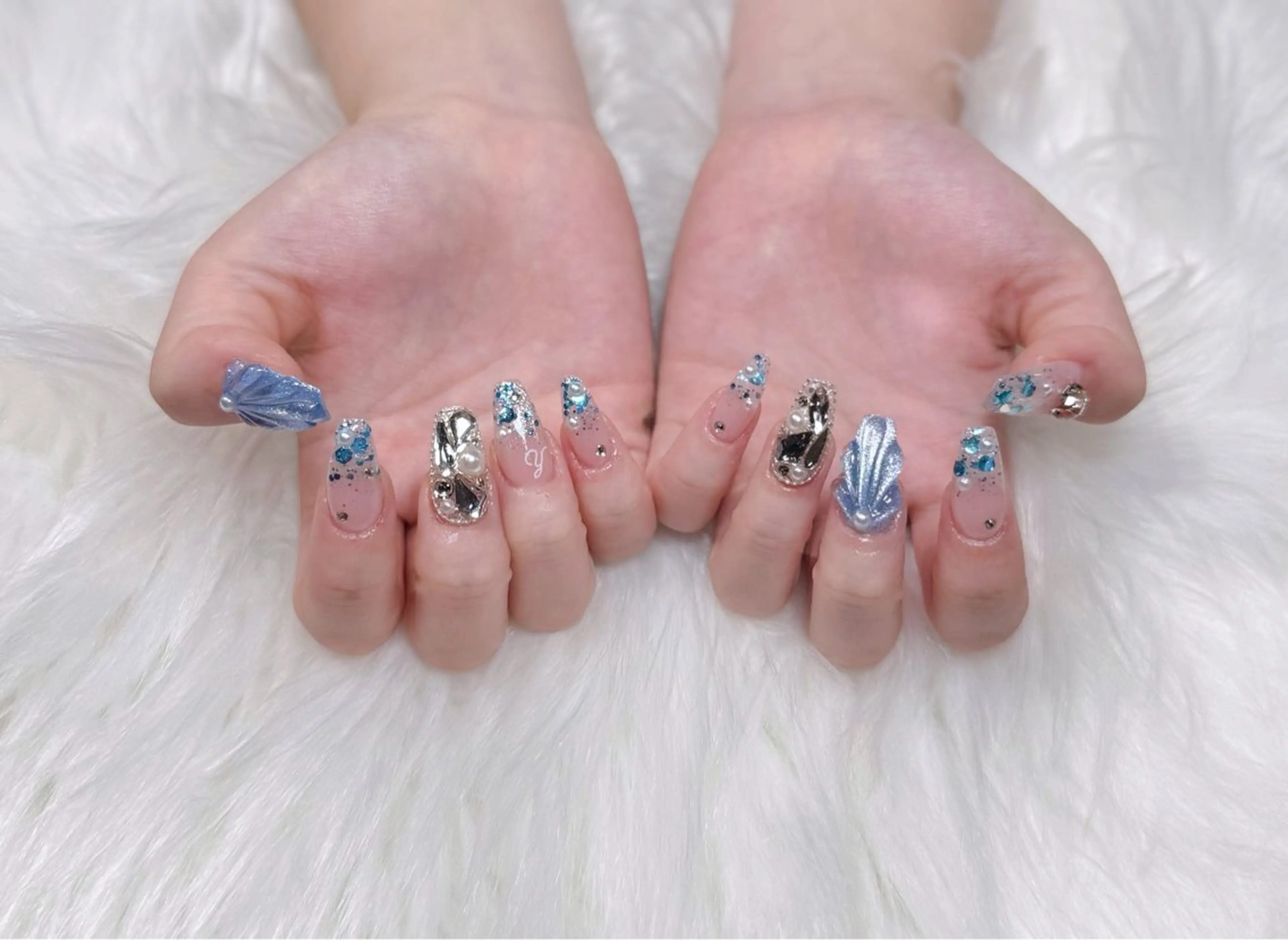 ネイル オーロラネイル チークネイル フットネイル フレンチネイル ジェルネイル ハンドネイル Nichi Nailsのネイルデザイン