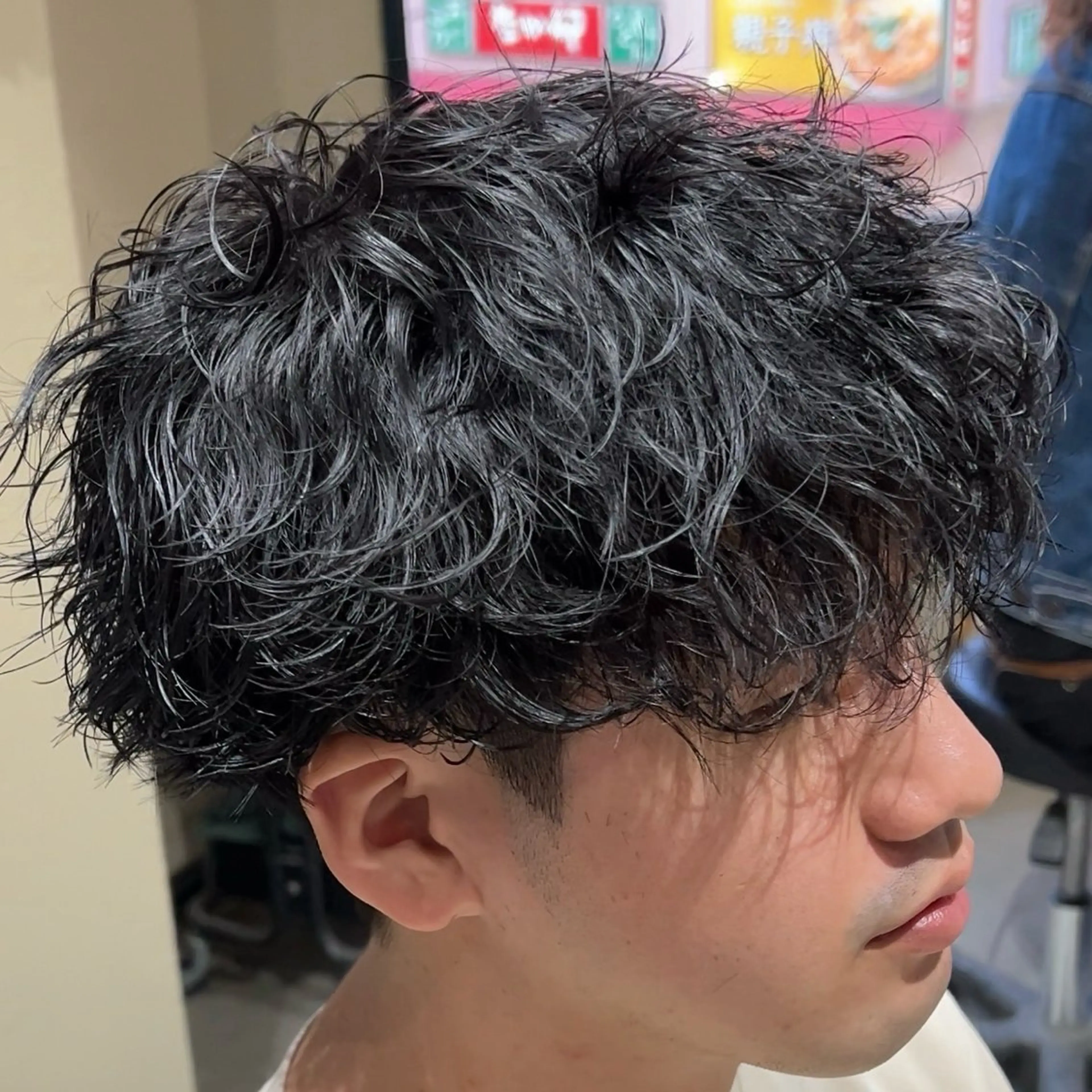 パーマ メンズ カット パーマ メンズパーマ眉毛 特化アユム🔥のヘアスタイル