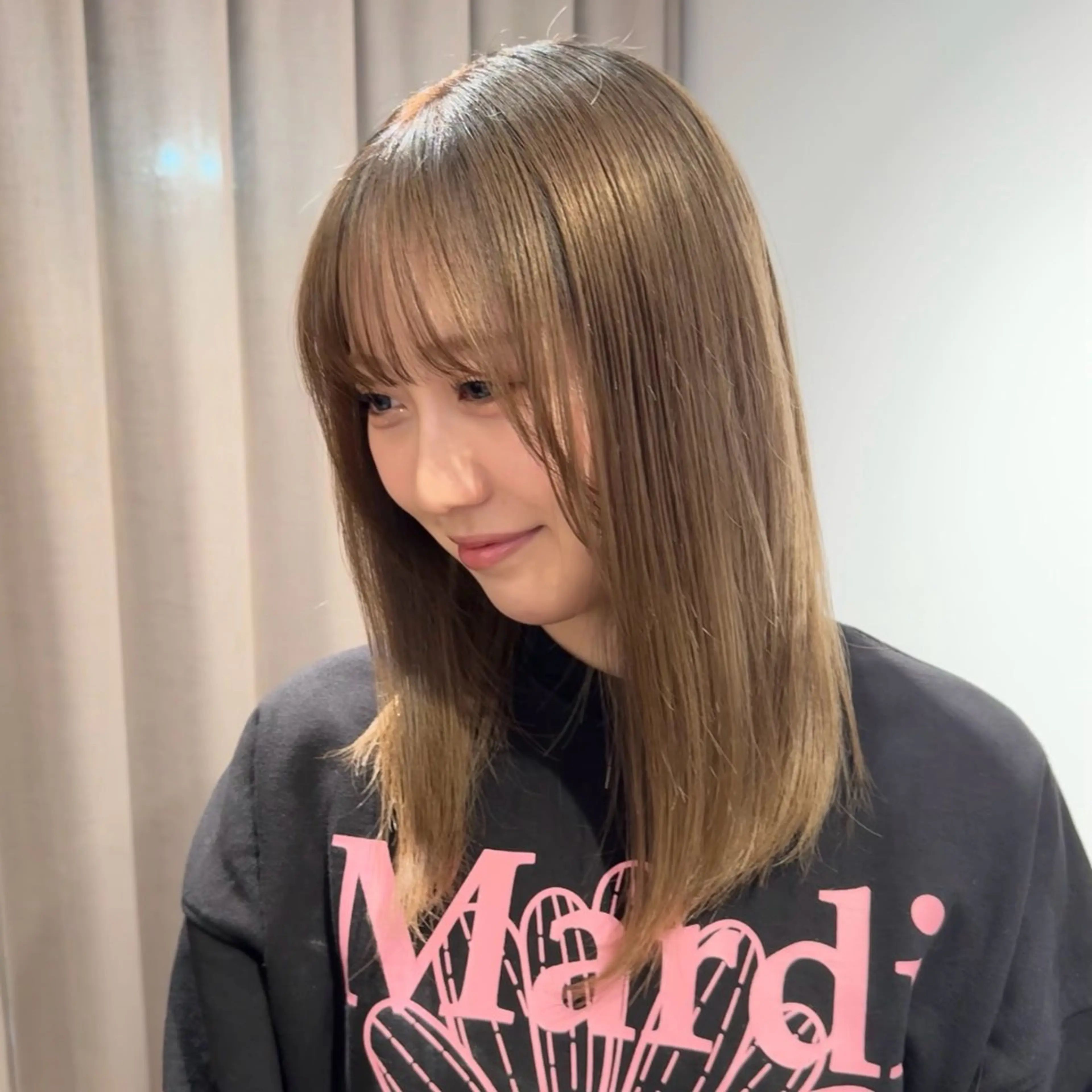 セミロング ヘアカラー 吉田 葉音のヘアスタイル