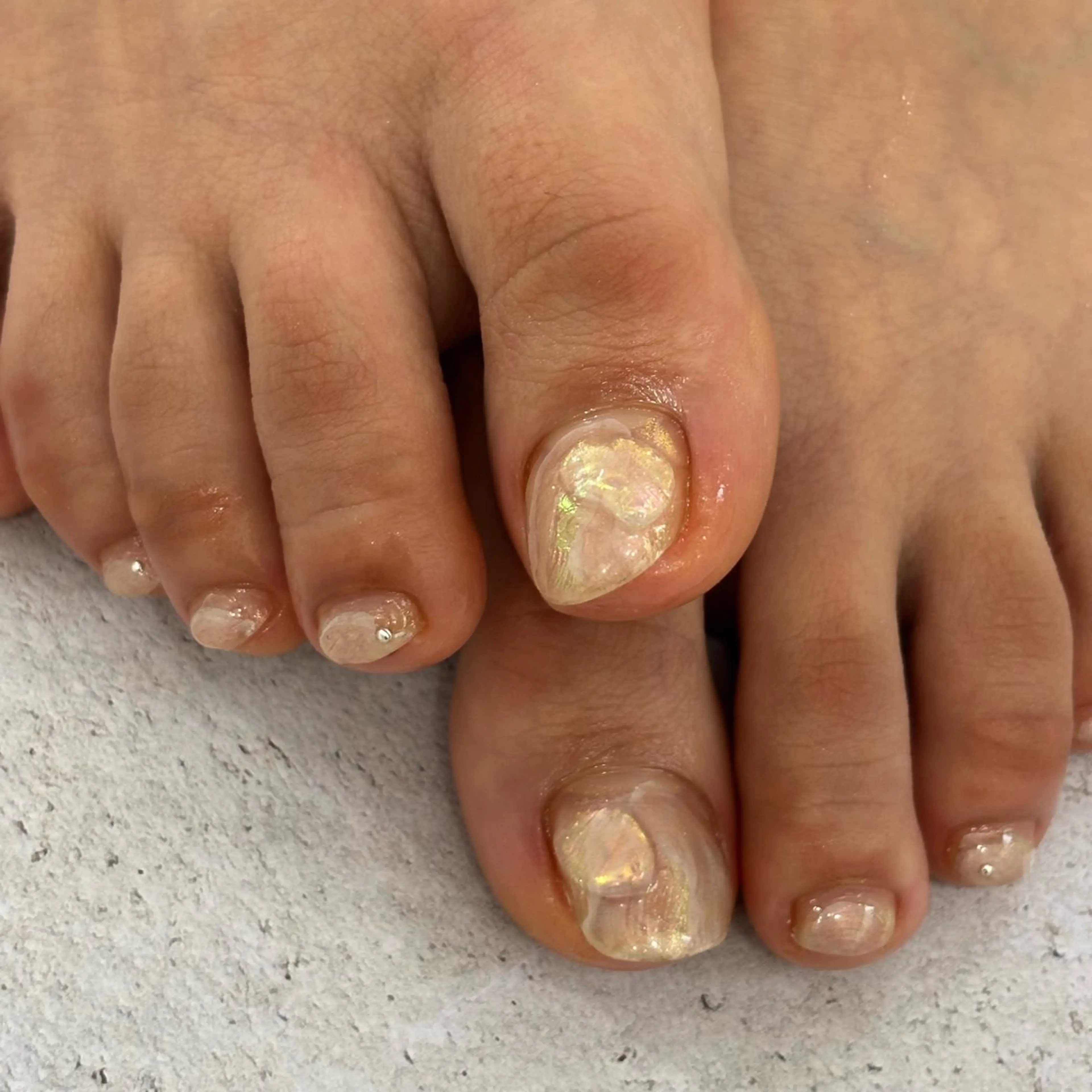 ネイル フットネイル une／YUKINA 🫧大人nuanceのネイルデザイン