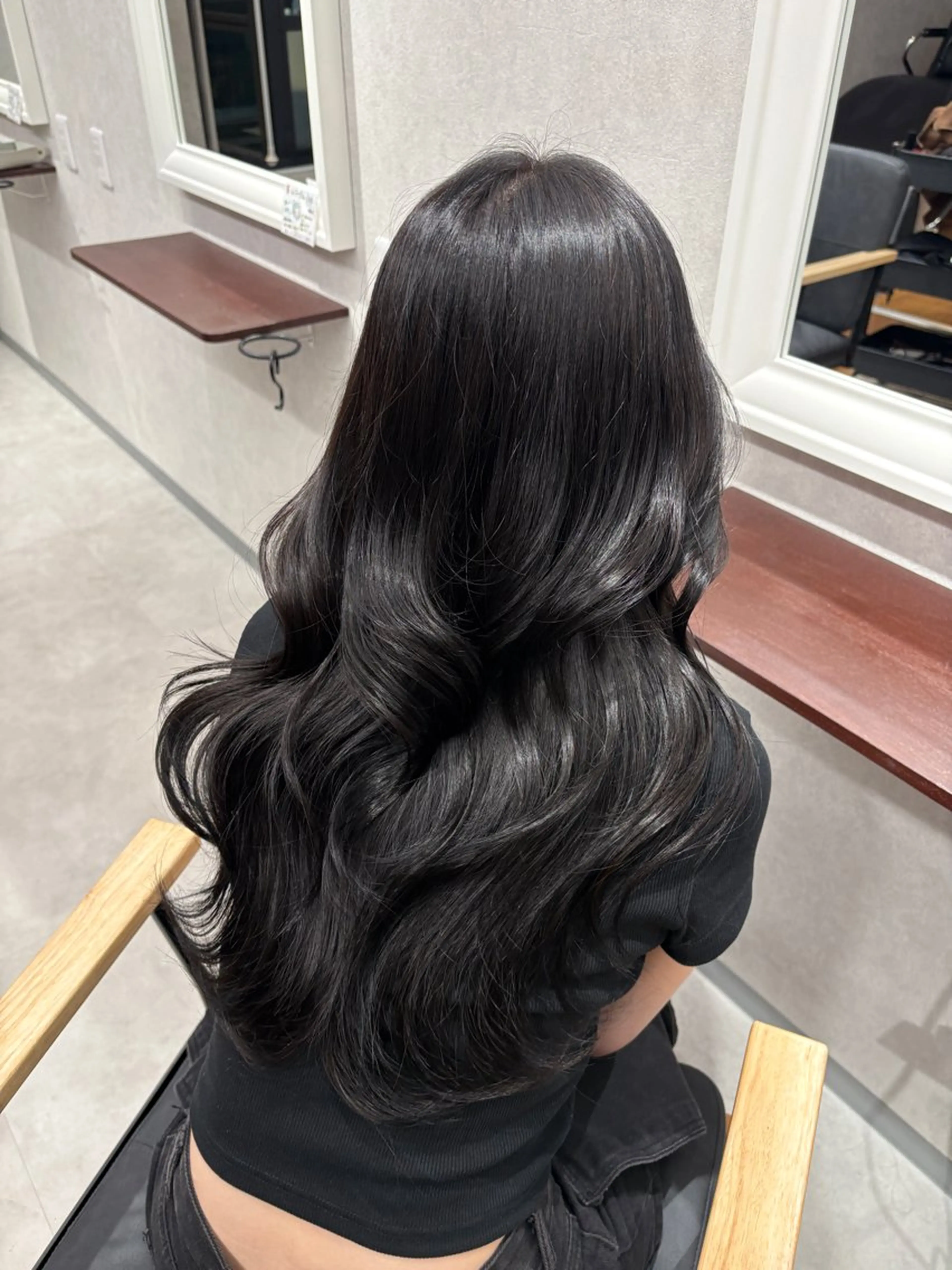 セミロング カラー 艶カラー／縮毛矯正 ／kana‎🤍のヘアスタイル
