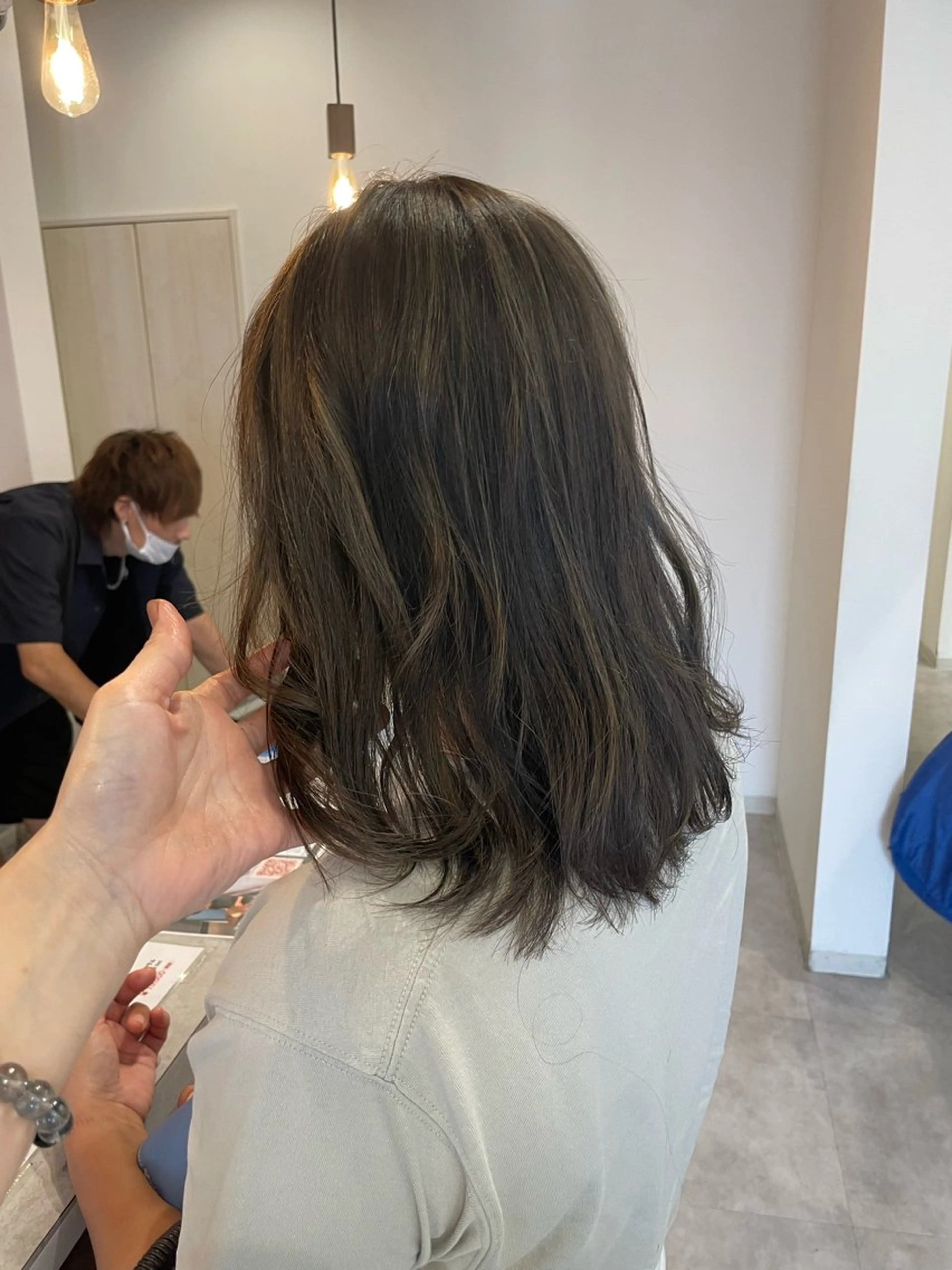 ミディアム カラー やまこし 美裕樹のヘアスタイル