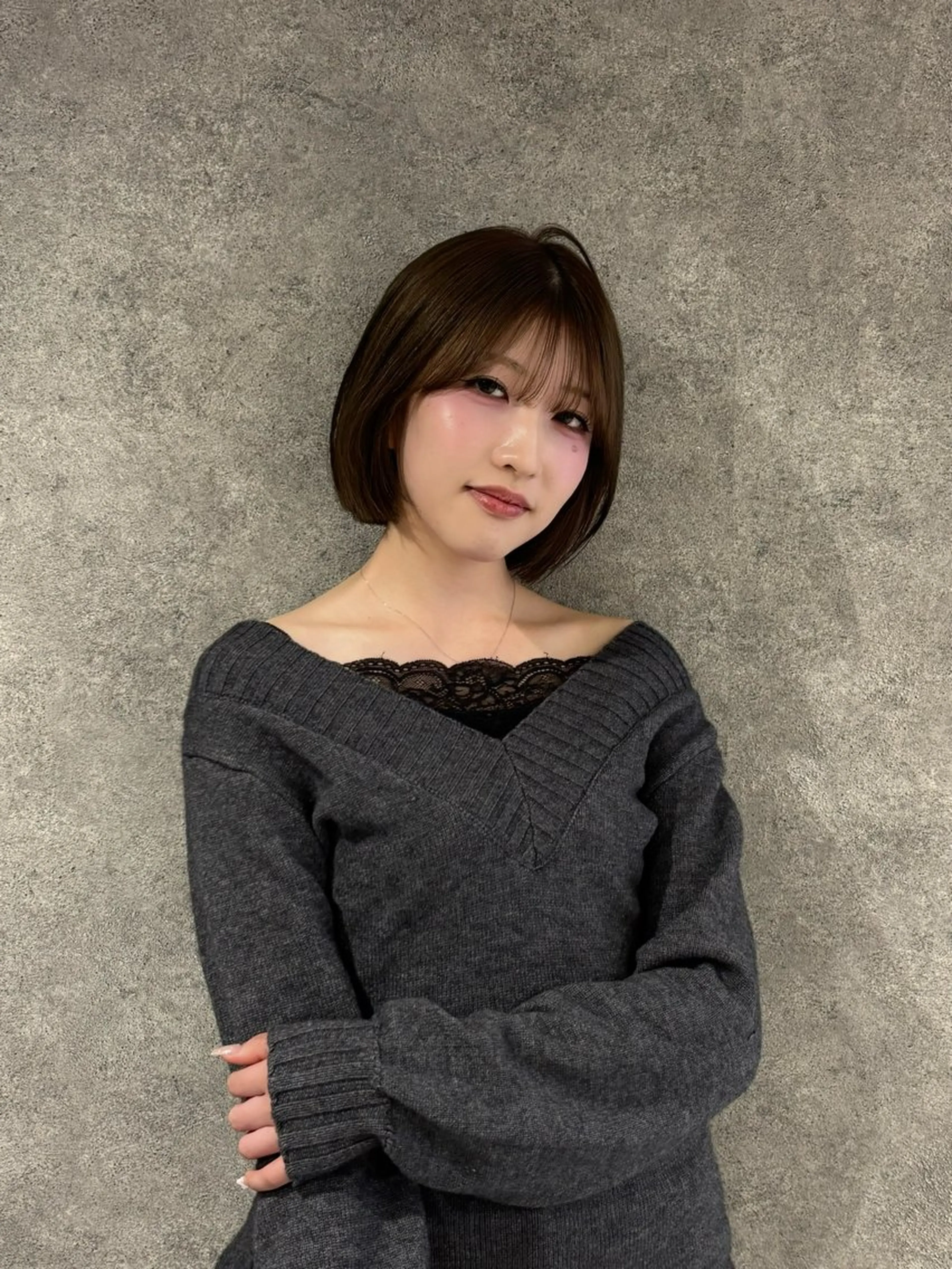 カラー 切りっぱなしボブ グレージュ オリーブグレージュ オリーブグレー ボブ カット RURI韓国ボブ 🇰🇷タッセルボブのヘアスタイル