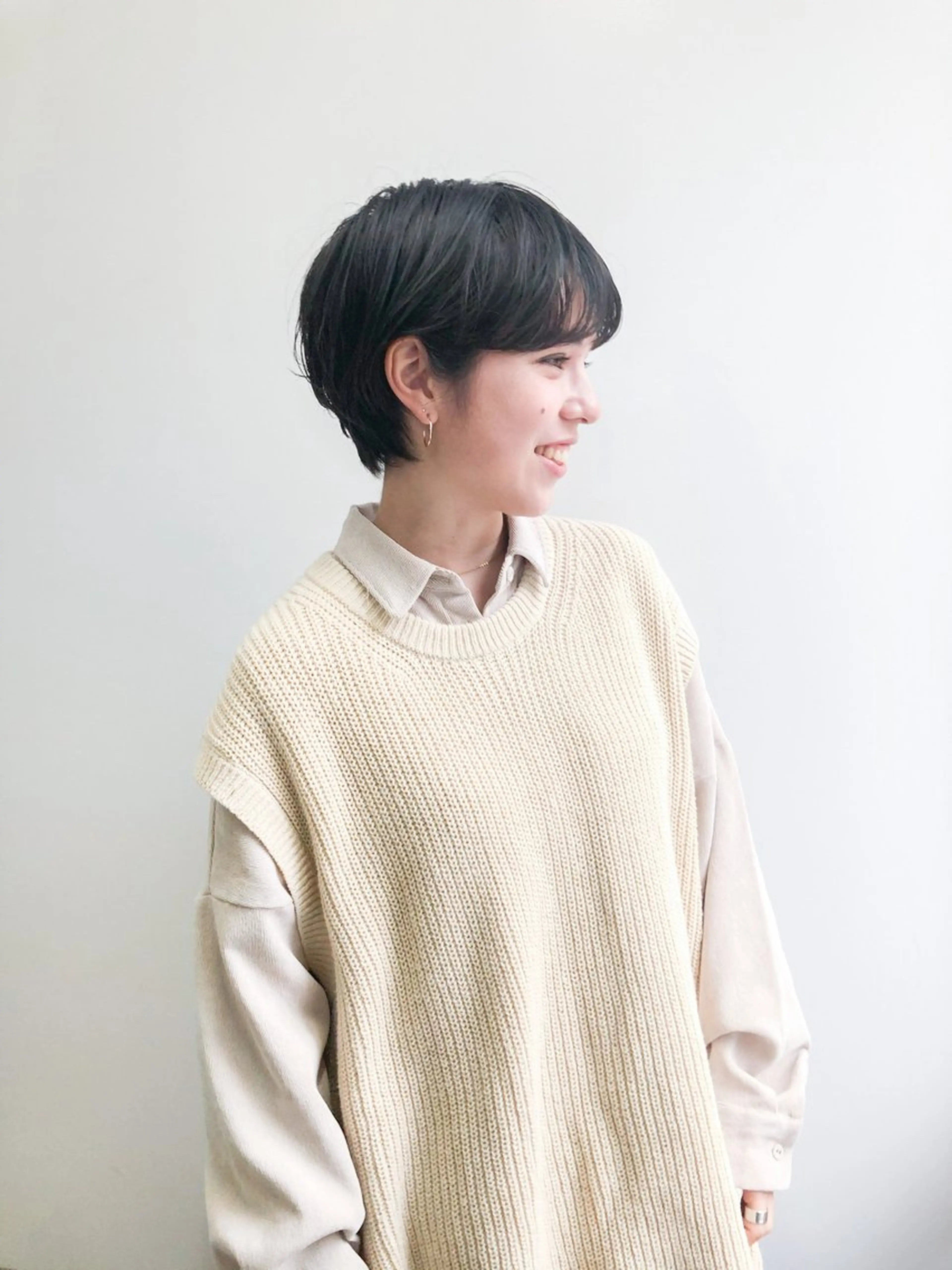 ショート カラー ハンサムショート 黒髪 ブルーカラー ブルーブラック ショートヘア カット ヘアカラー Takuma Suzuki中目黒のヘアスタイル