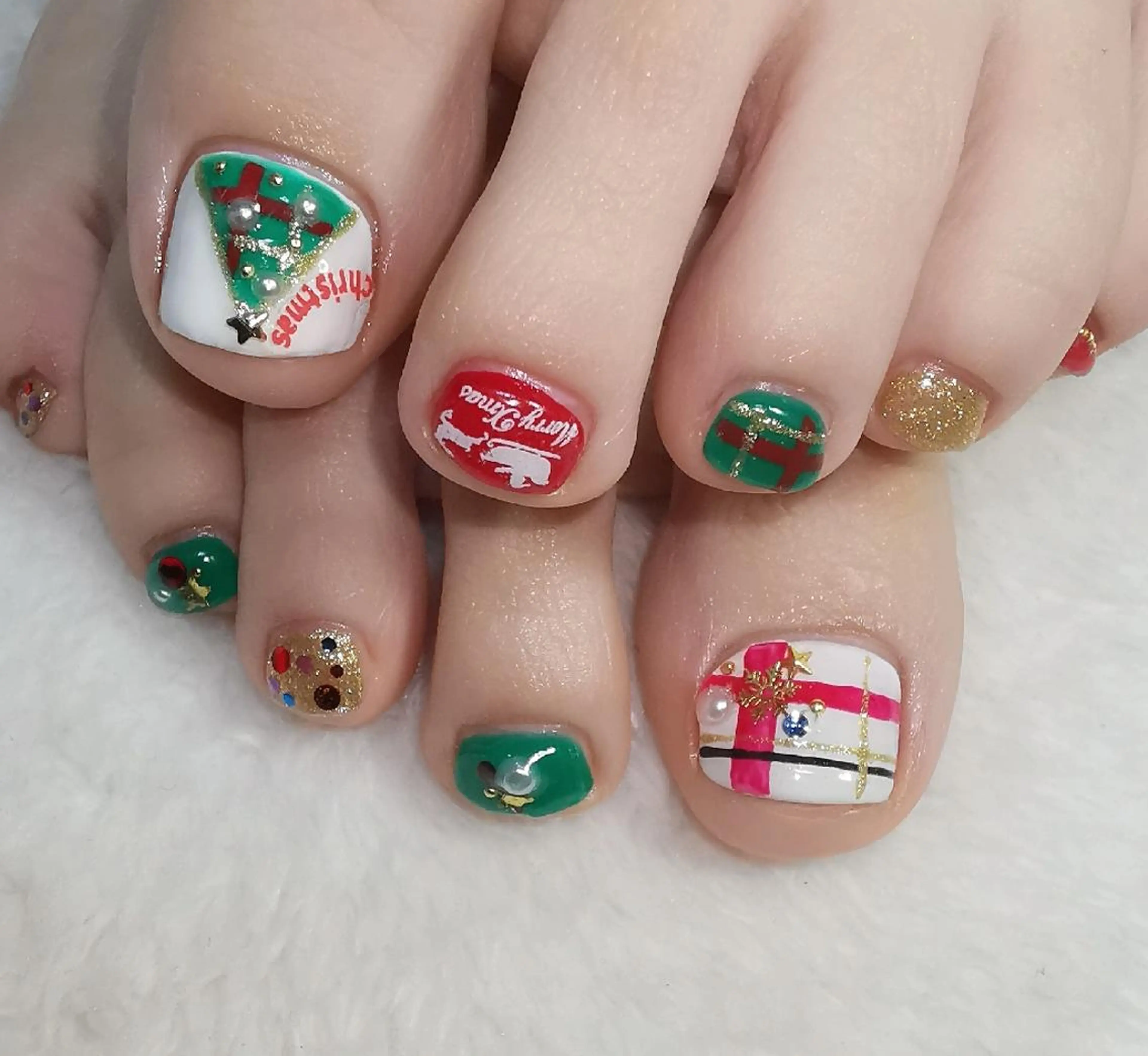 ネイル 冬ネイル クリスマス フットネイル reve あやののネイルデザイン