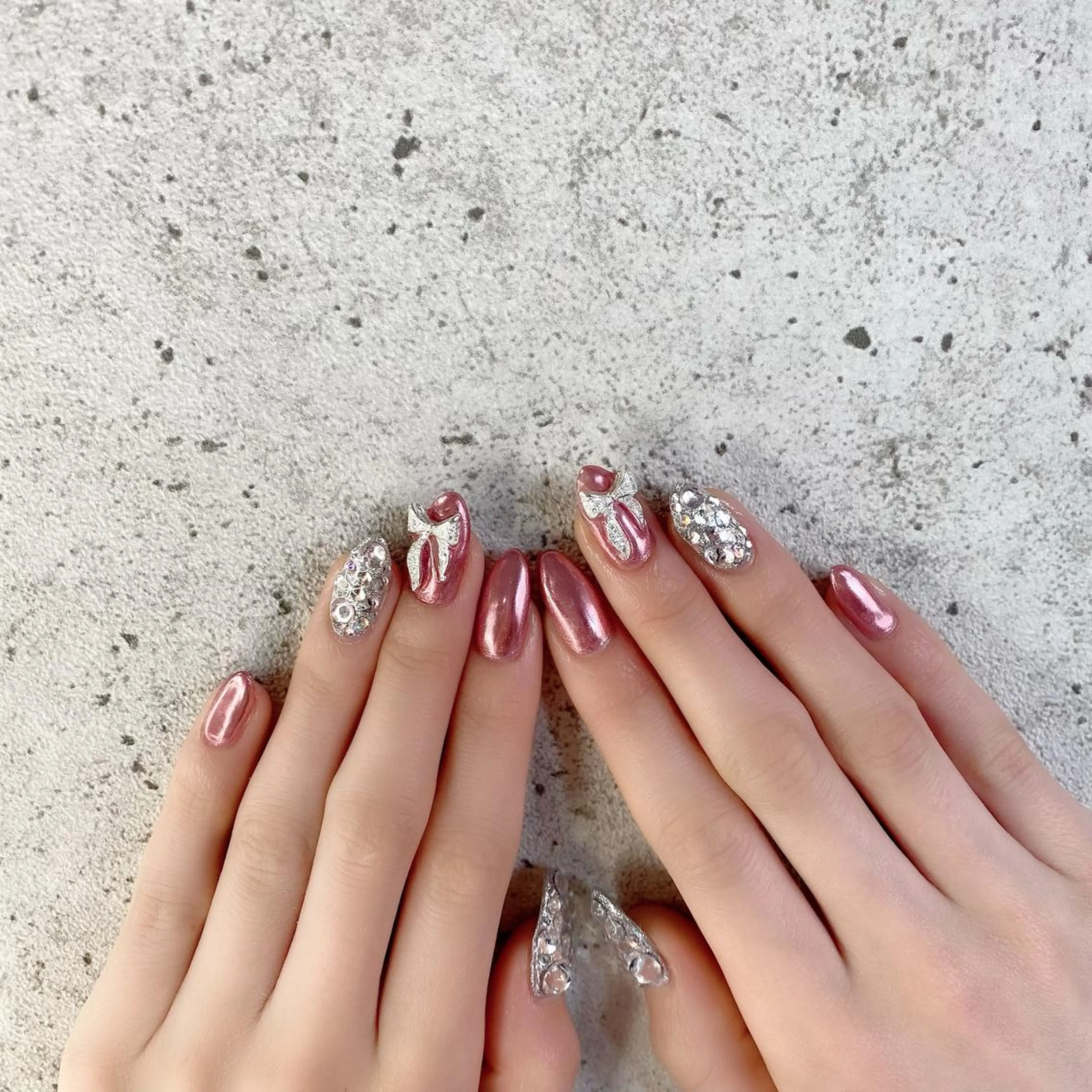 ロング カラー パーマ ヘアアレンジ メンズ キッズ ネイル マツエク・マツパ アイブロウ ピンクカラー カラーマツエク ロング ロングネイル ミラーネイル ハンドネイル Salon Ｋのネイルデザイン