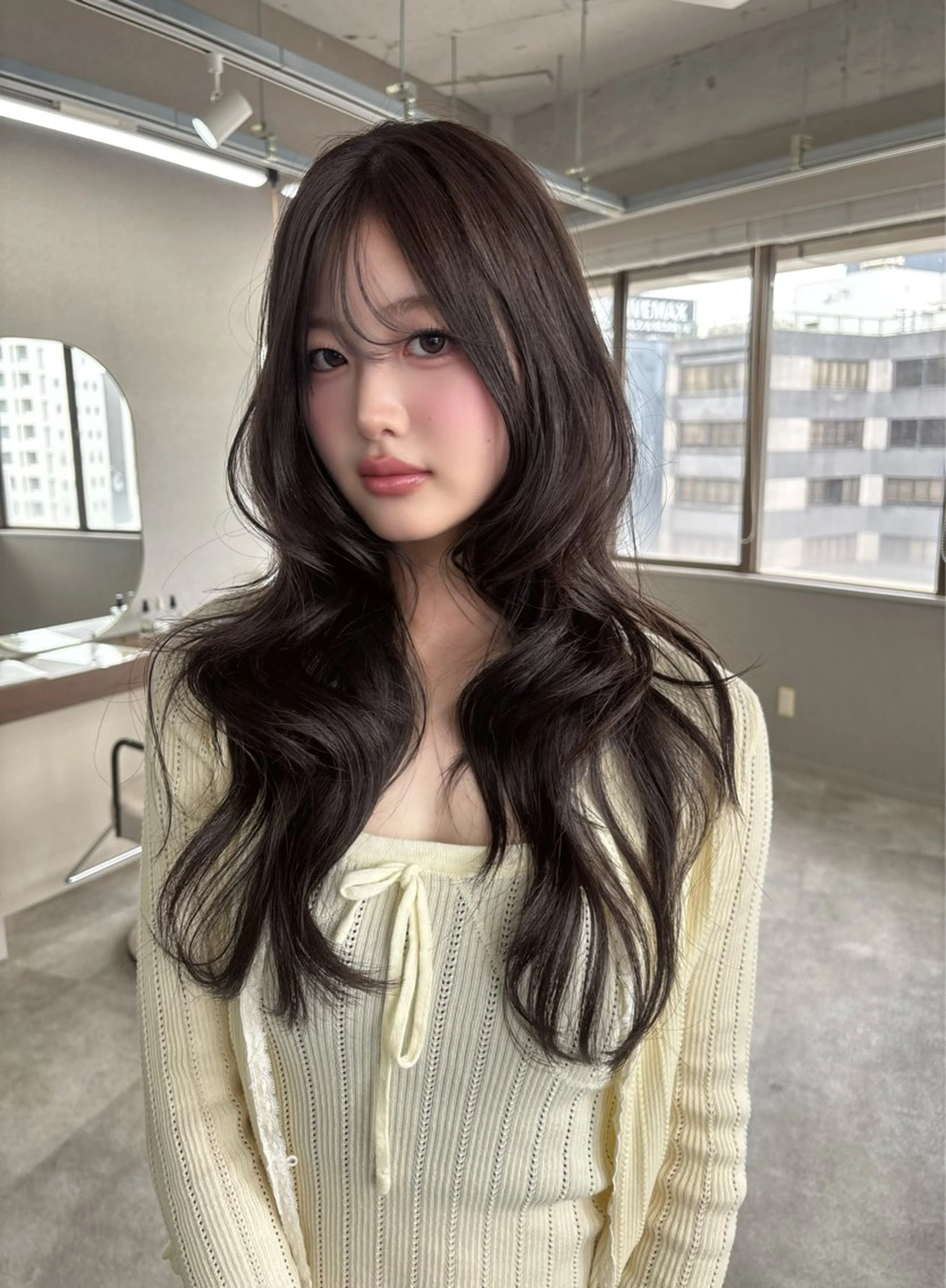 ロング 韓国風ヘア レイヤーカット ロング 似合わせカット カット ヘアカラー トリートメント 西尾 彩那のヘアスタイル
