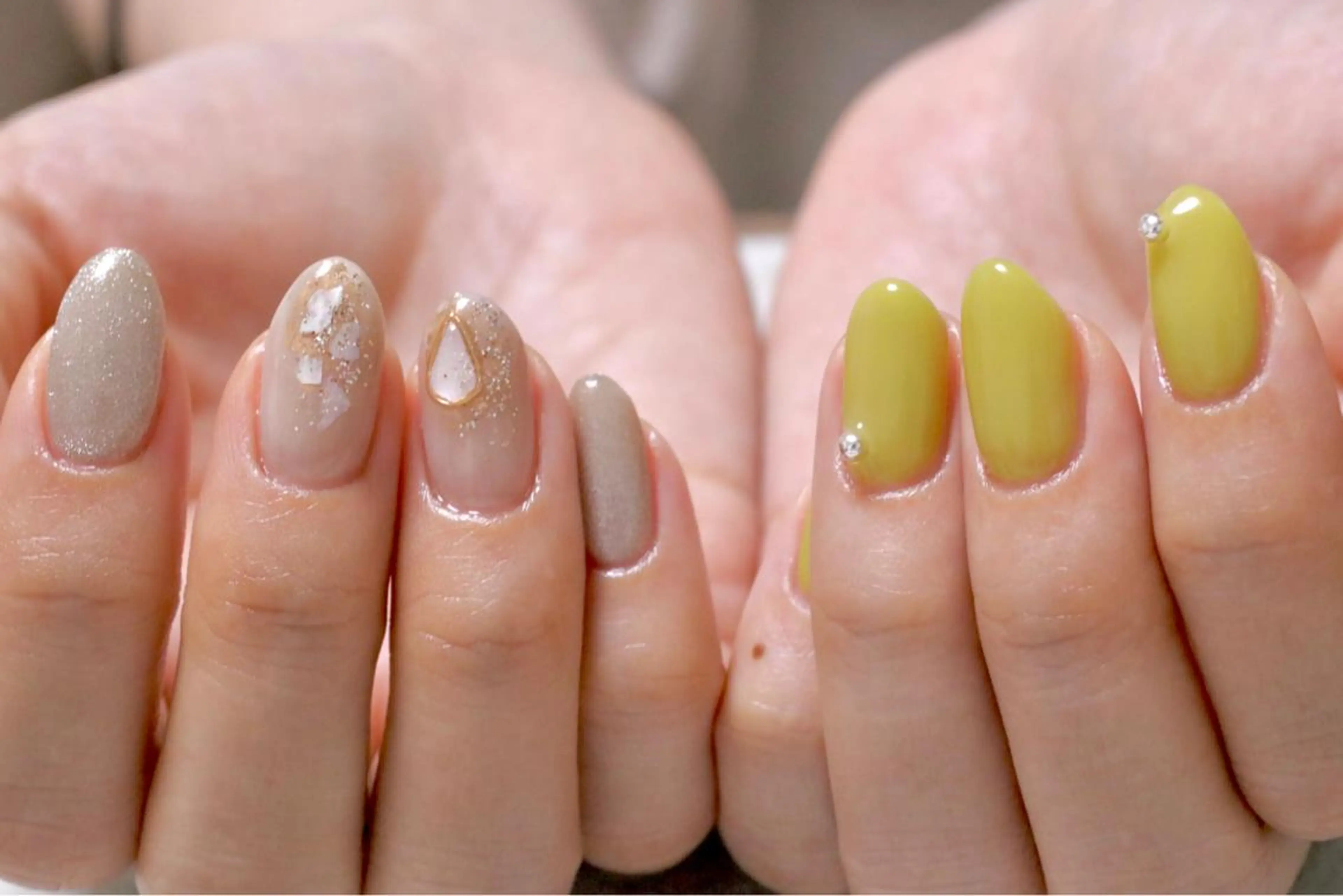 ネイル オーロラネイル カジュアル ジェルネイル ラメ(グリッター) マグネットネイル ハンドネイル MH Nailのネイルデザイン