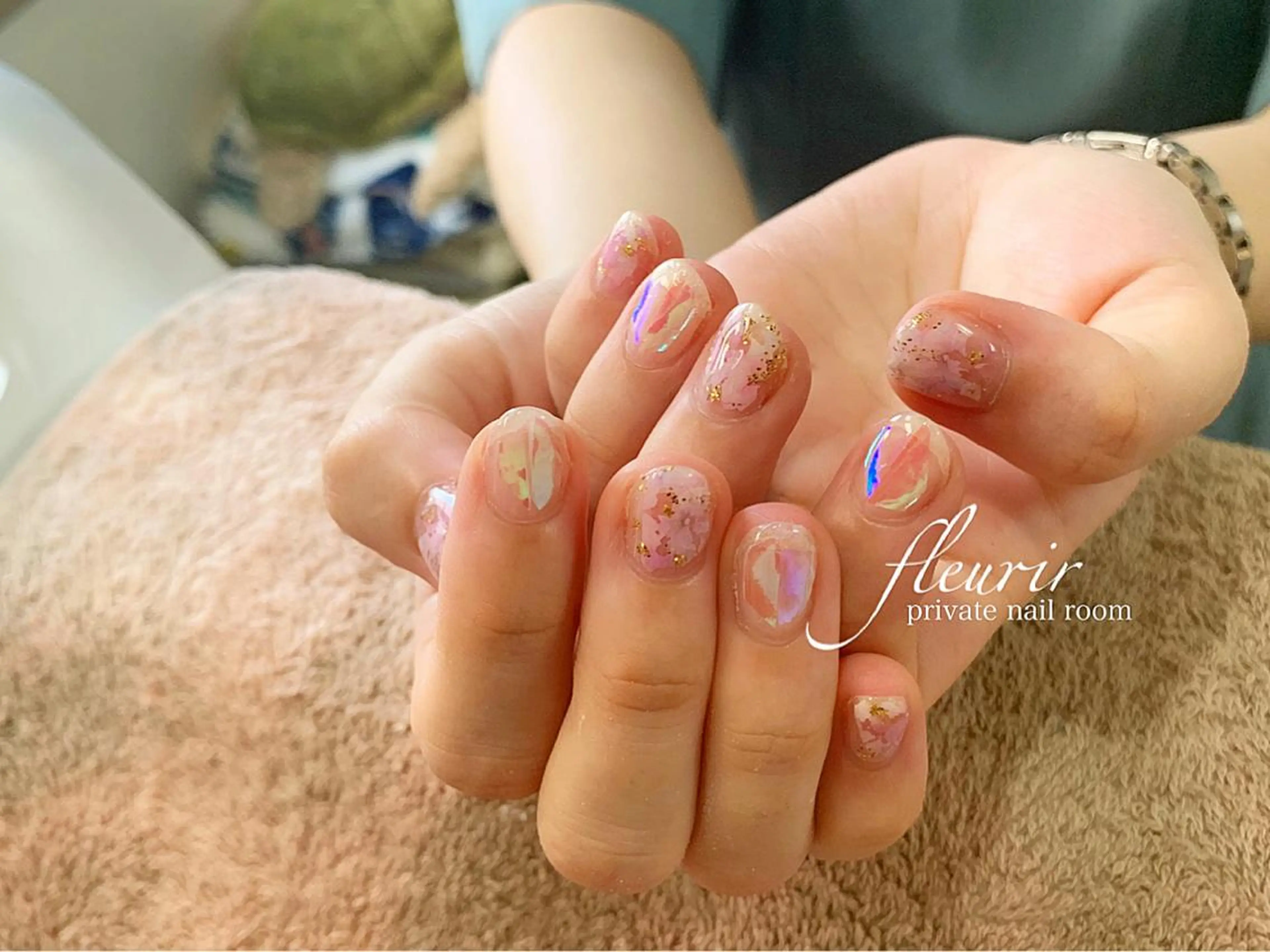 ネイル ゴールド 氷ネイル・うるうるネイル ラメ(グリッター) パステルネイル ピンク フルリール 【プライベートサロンのネイルデザイン