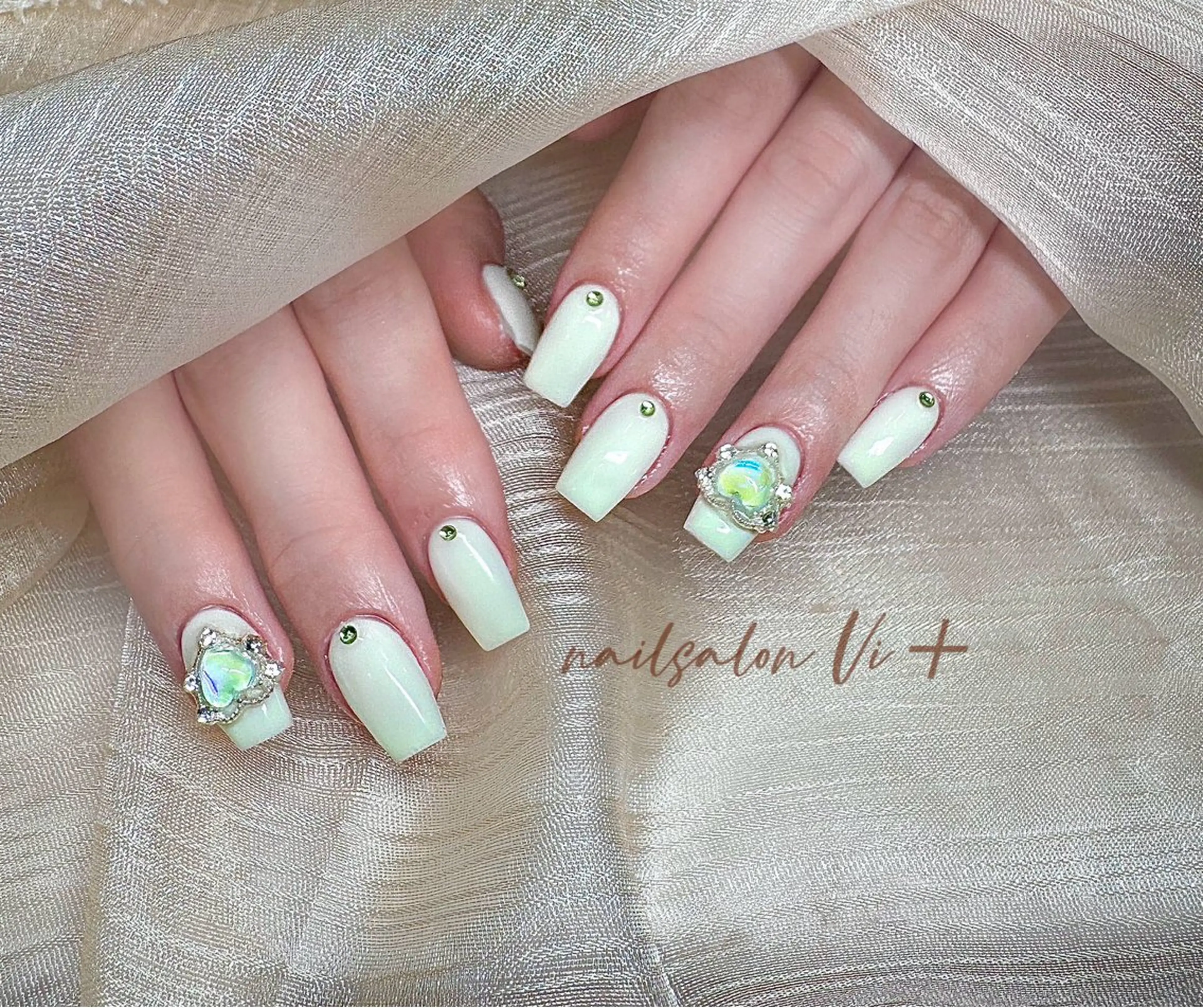 ネイル ハンドネイル ✨Nailsalon Vi+✨のネイルデザイン