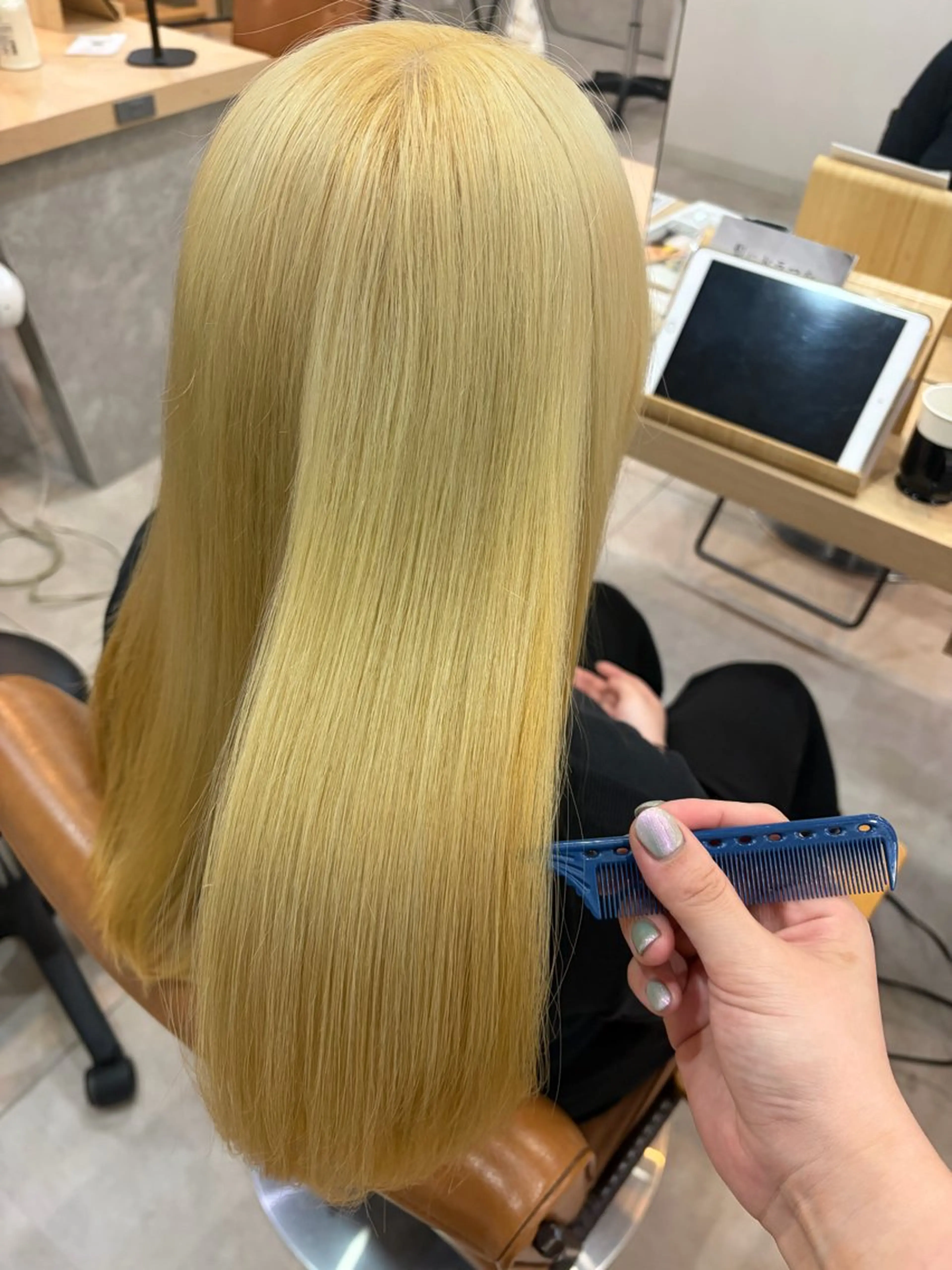 ロング ヘアカラー TETOTE三宮 ioriのヘアスタイル