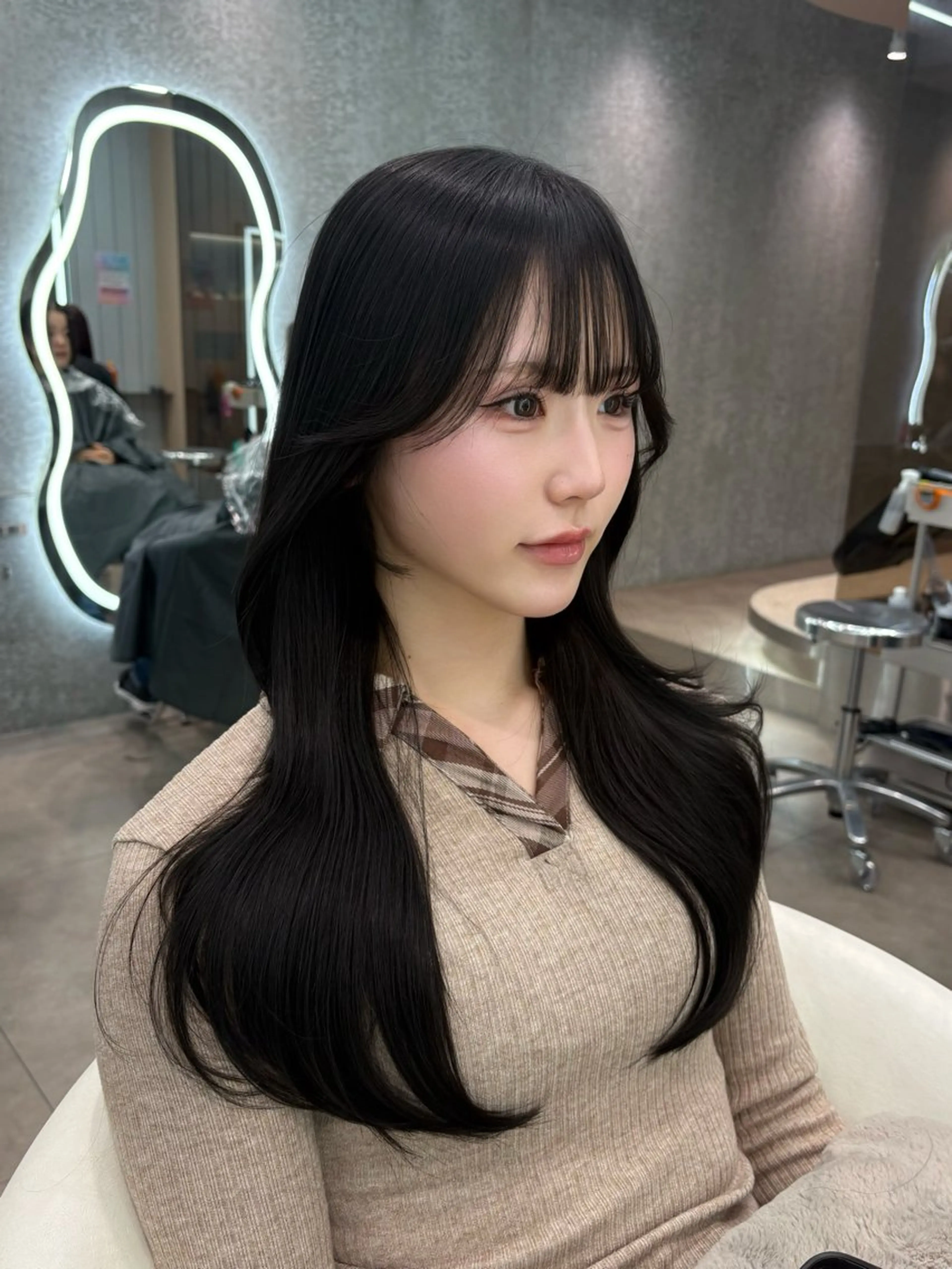 ロング カラー ヘアアレンジ ブリーチ 透明感カラー 顔まわりレイヤー 顔周りカット ハッシュカット カット ヘアカラー トリートメント ヘアセット 大宮‎🩵縮毛矯正 レイヤー　佐藤和のヘアスタイル